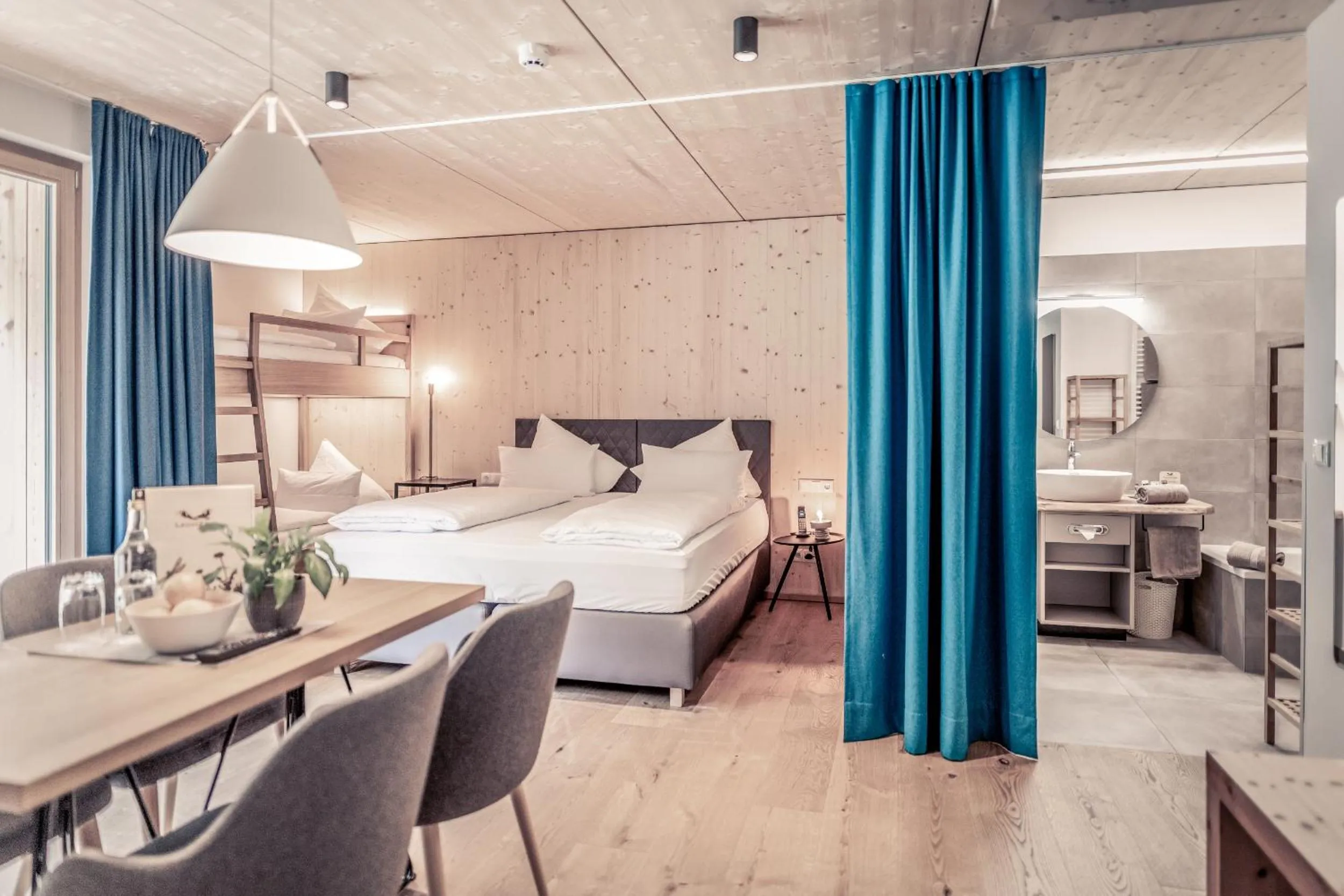 Photo of the whole room, Bed in Boutique Hotel LechZeit