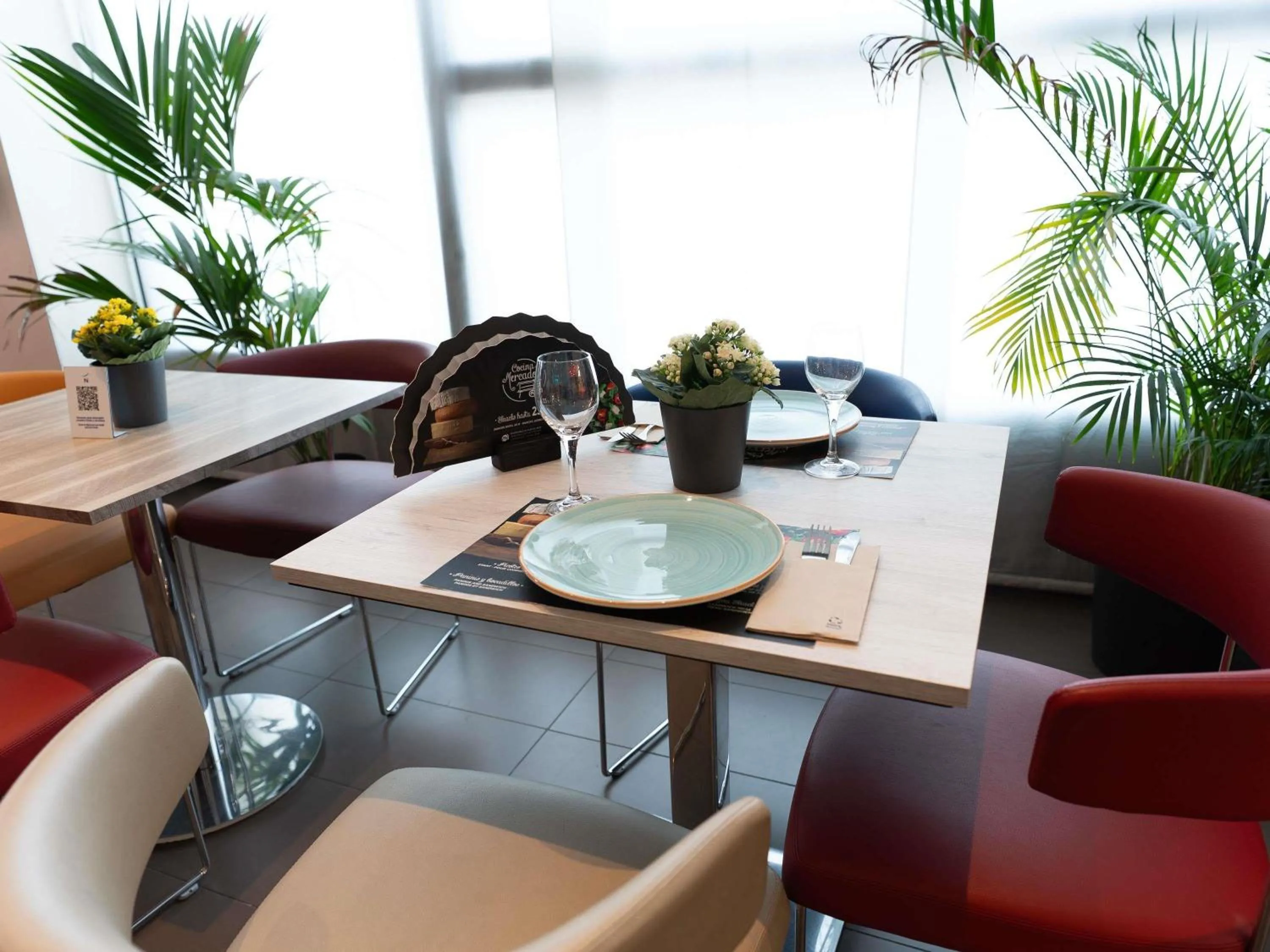 Lounge or bar in Novotel Suites Malaga Centro