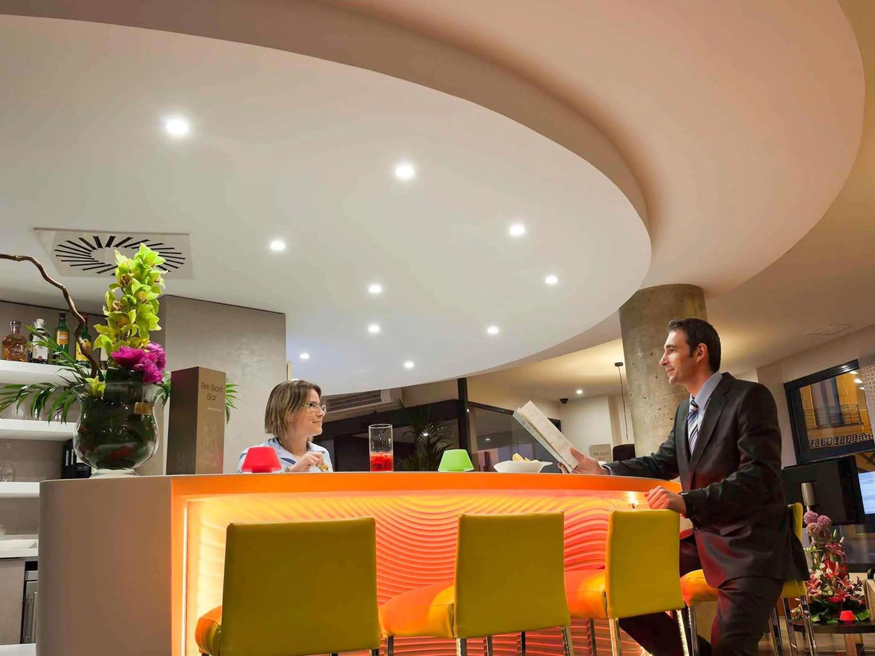 Lounge or bar in Novotel Suites Malaga Centro