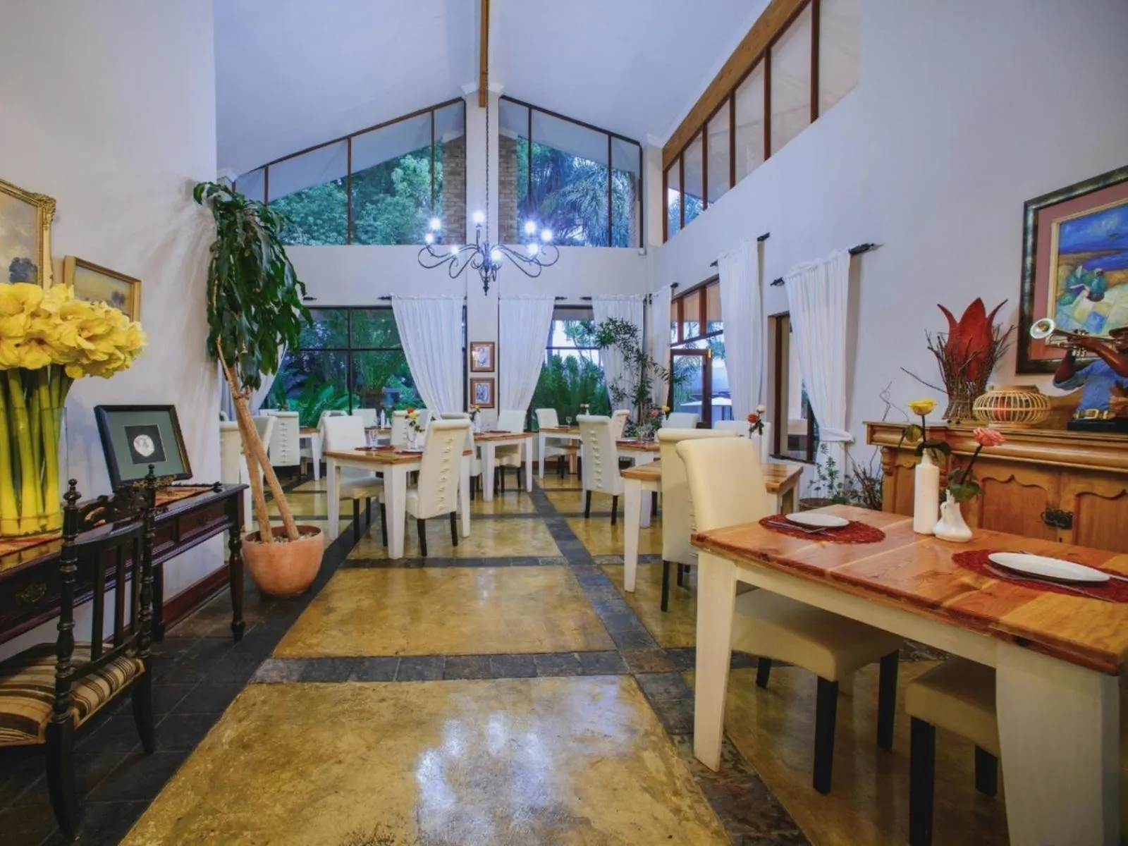 Dining area in Stille Woning Guesthouse