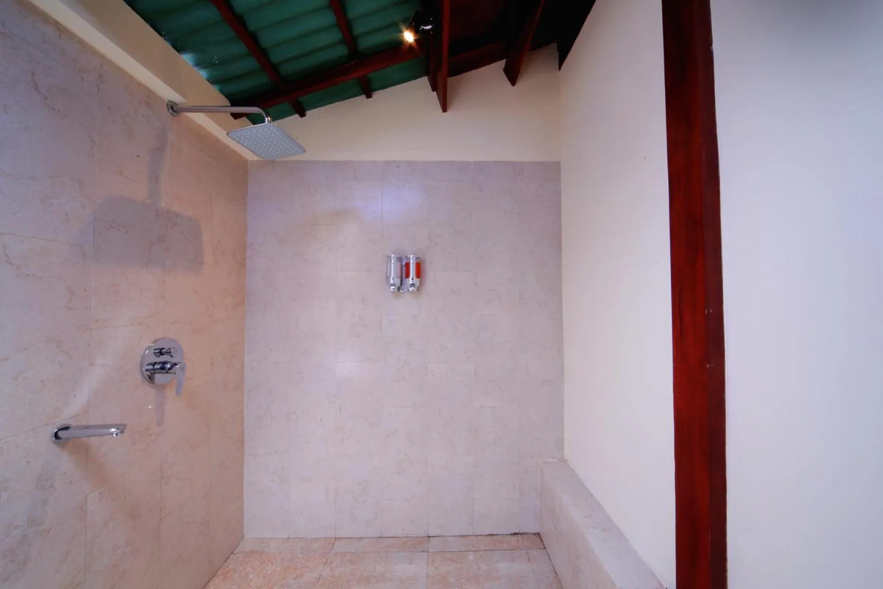 Shower in Sari Gili Bungalow