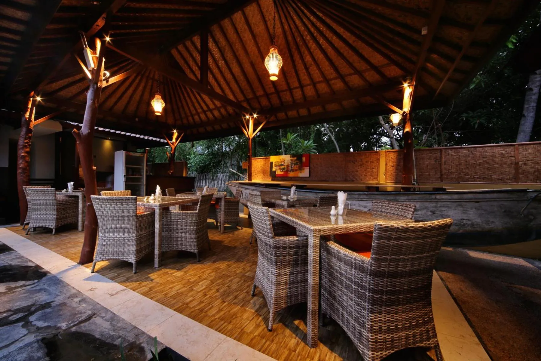 Restaurant/places to eat in Sari Gili Bungalow