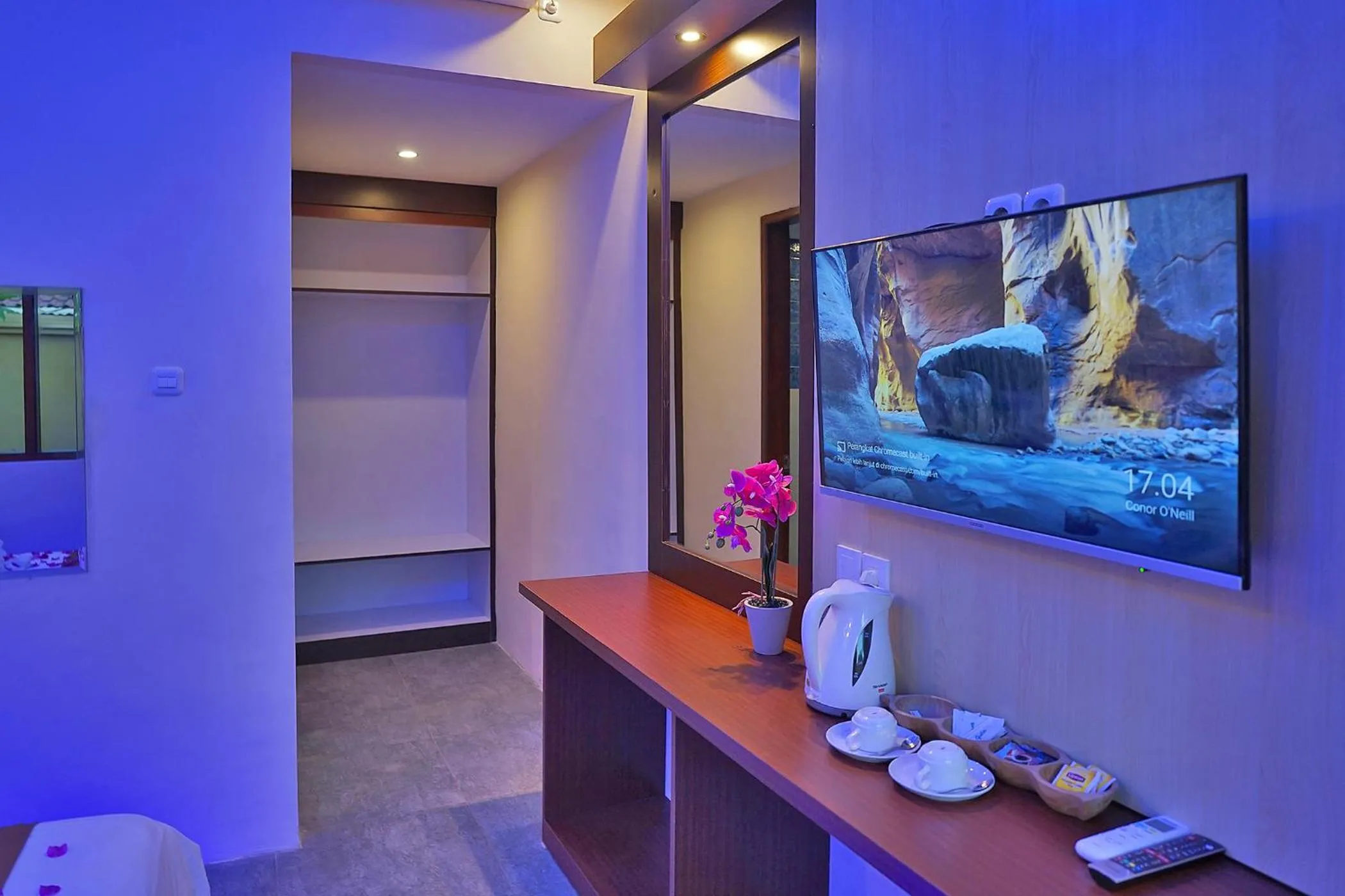 TV and multimedia in Sari Gili Bungalow