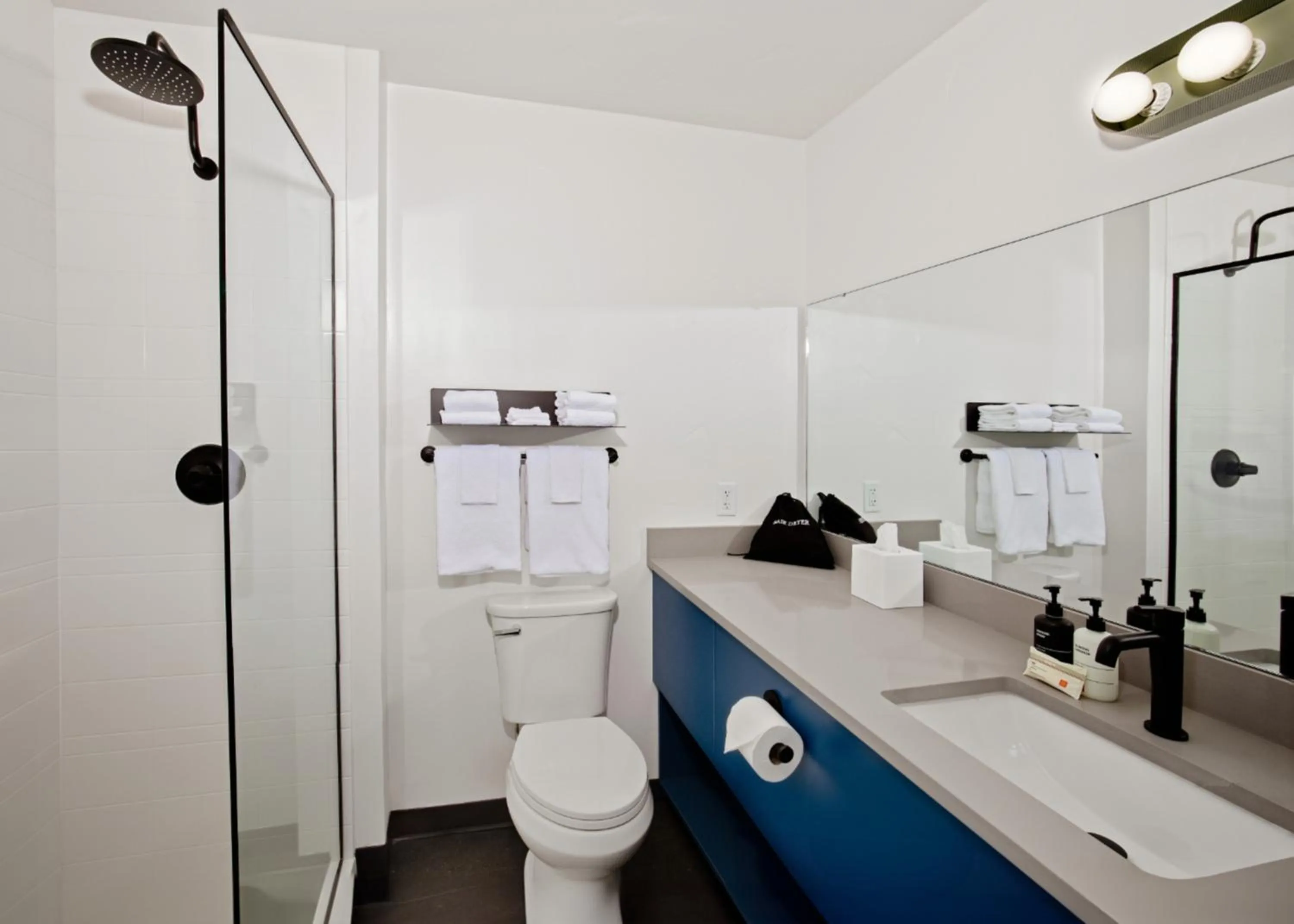 Shower in LOGE Missoula