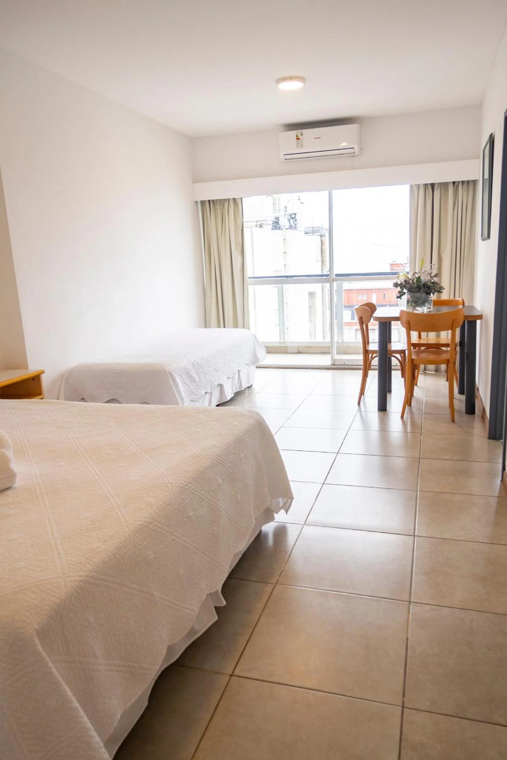 Bed in Bristol Apart Hotel