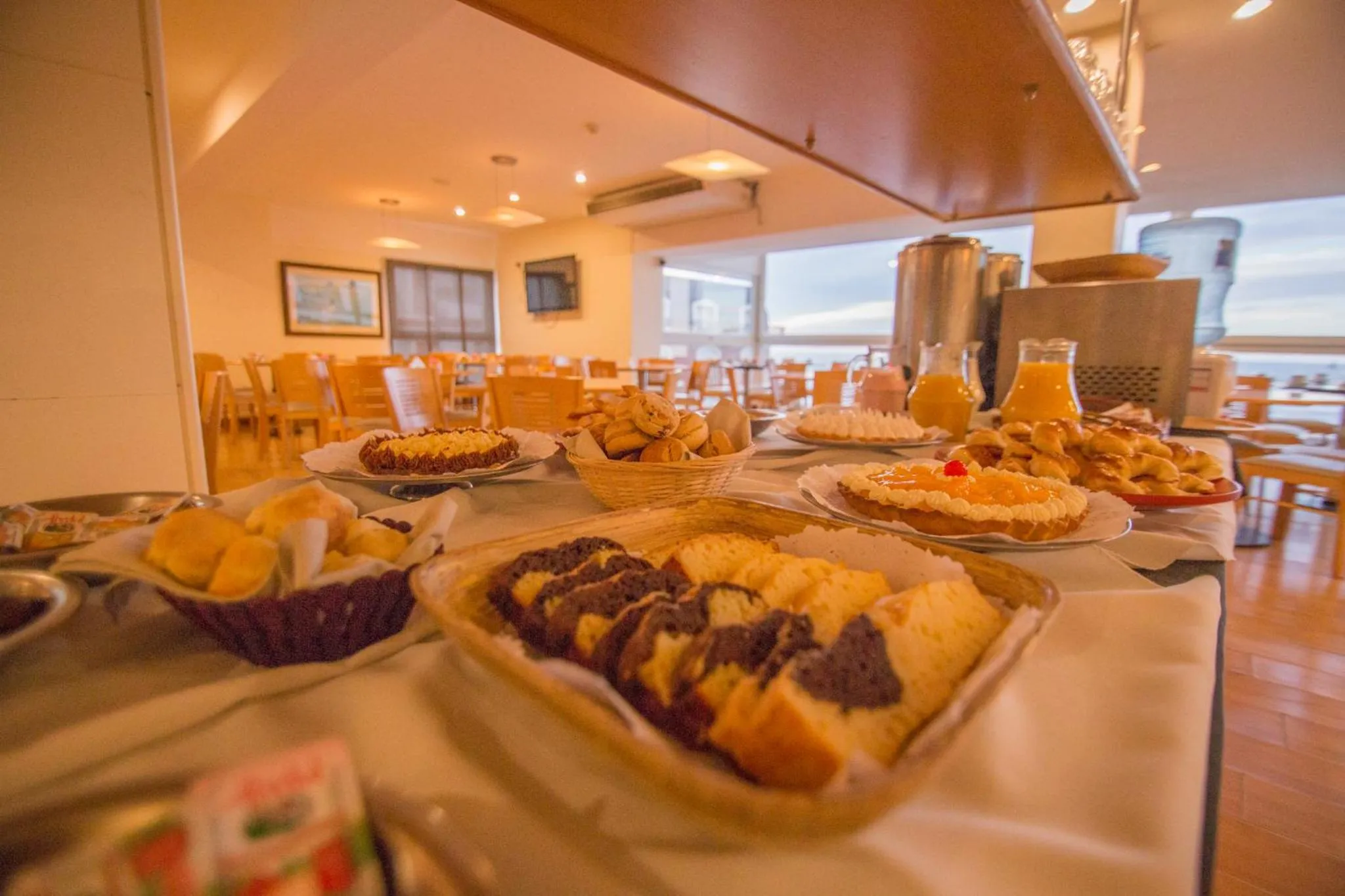 Lounge or bar in Bristol Apart Hotel