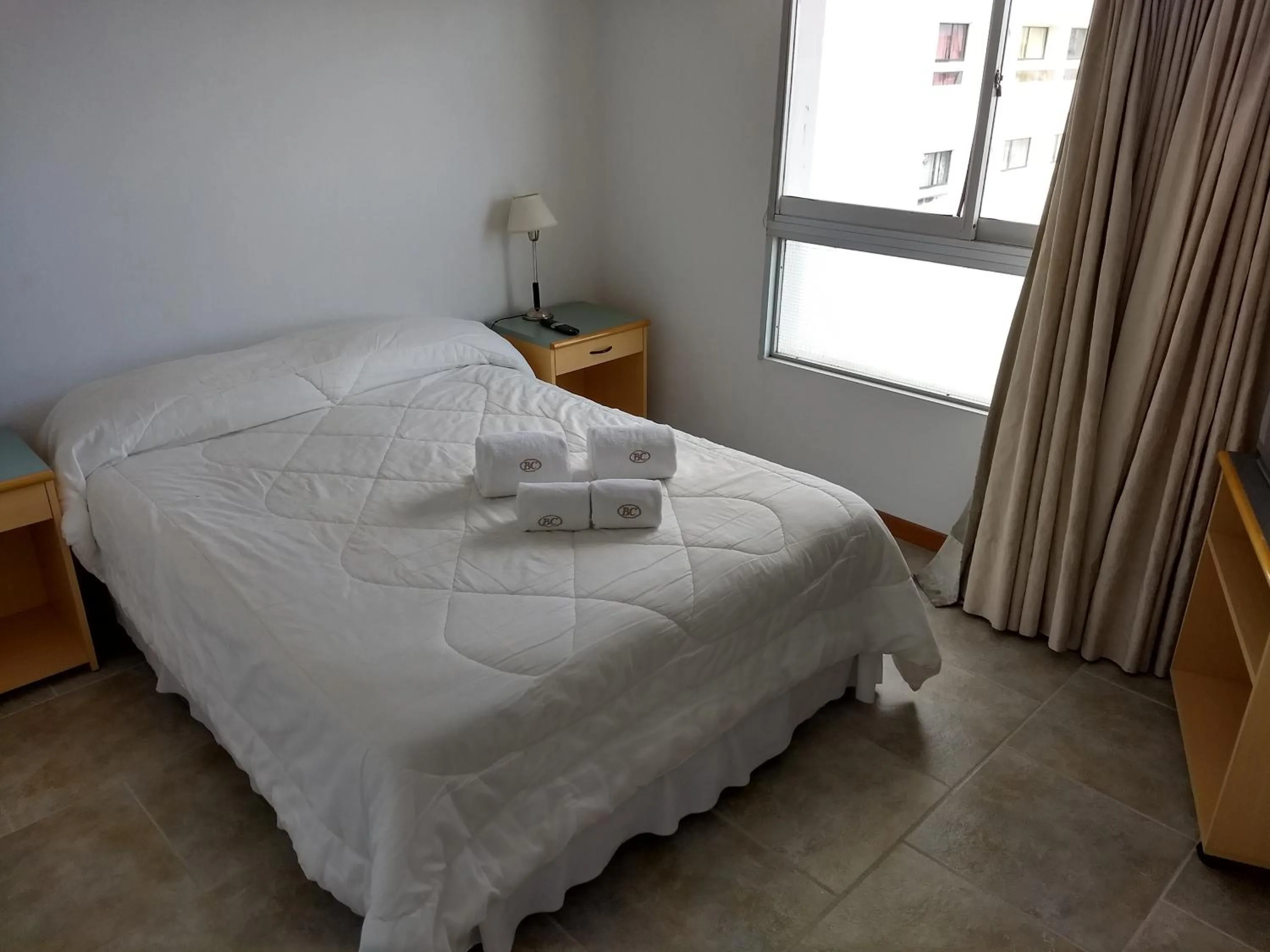 Bed in Bristol Apart Hotel