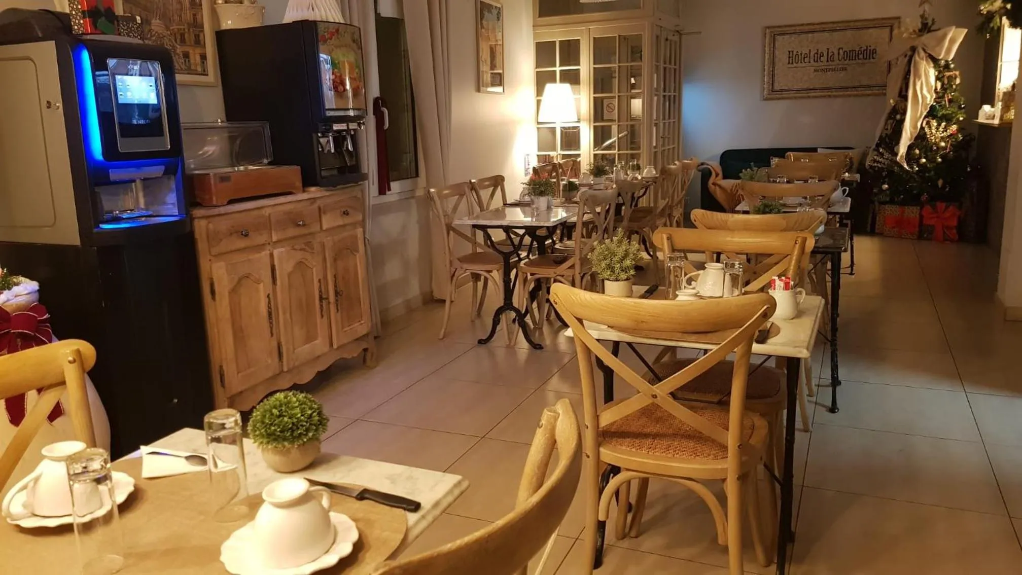 Living room in Hotel de La Comédie - Place De La Comédie-indépendant