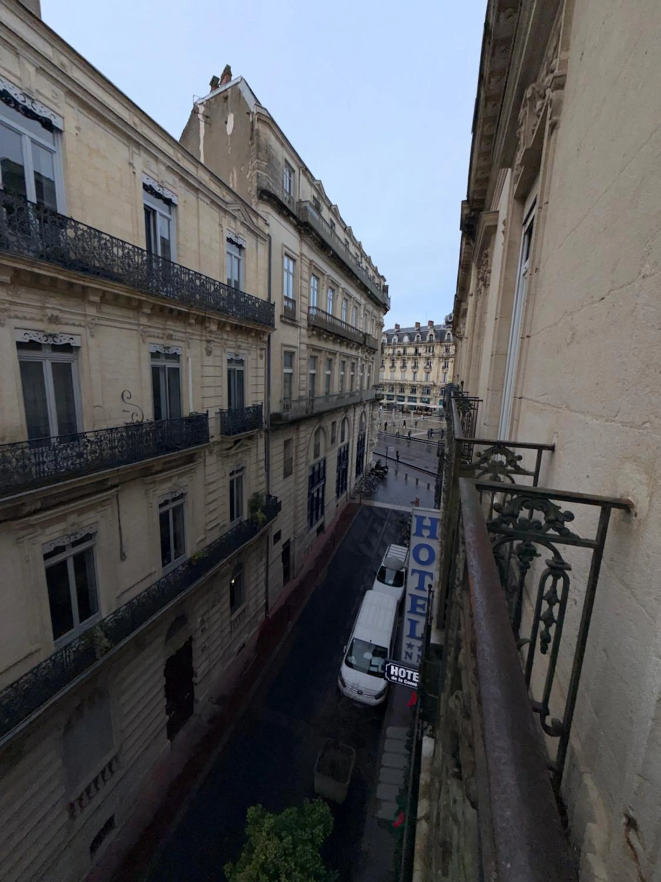 Neighbourhood in Hotel de La Comédie - Place De La Comédie