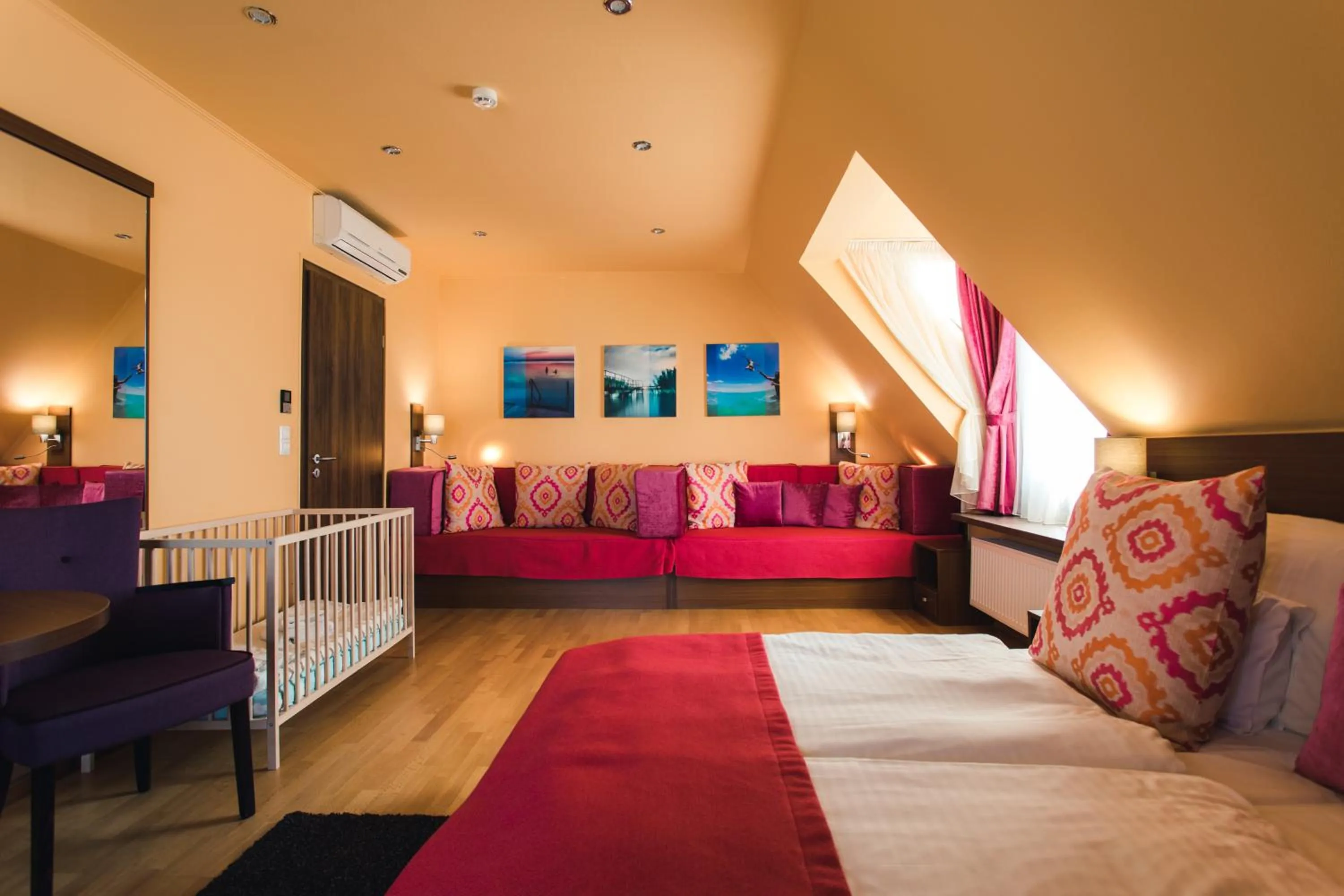 Photo of the whole room, Bed in Tópart Hotel