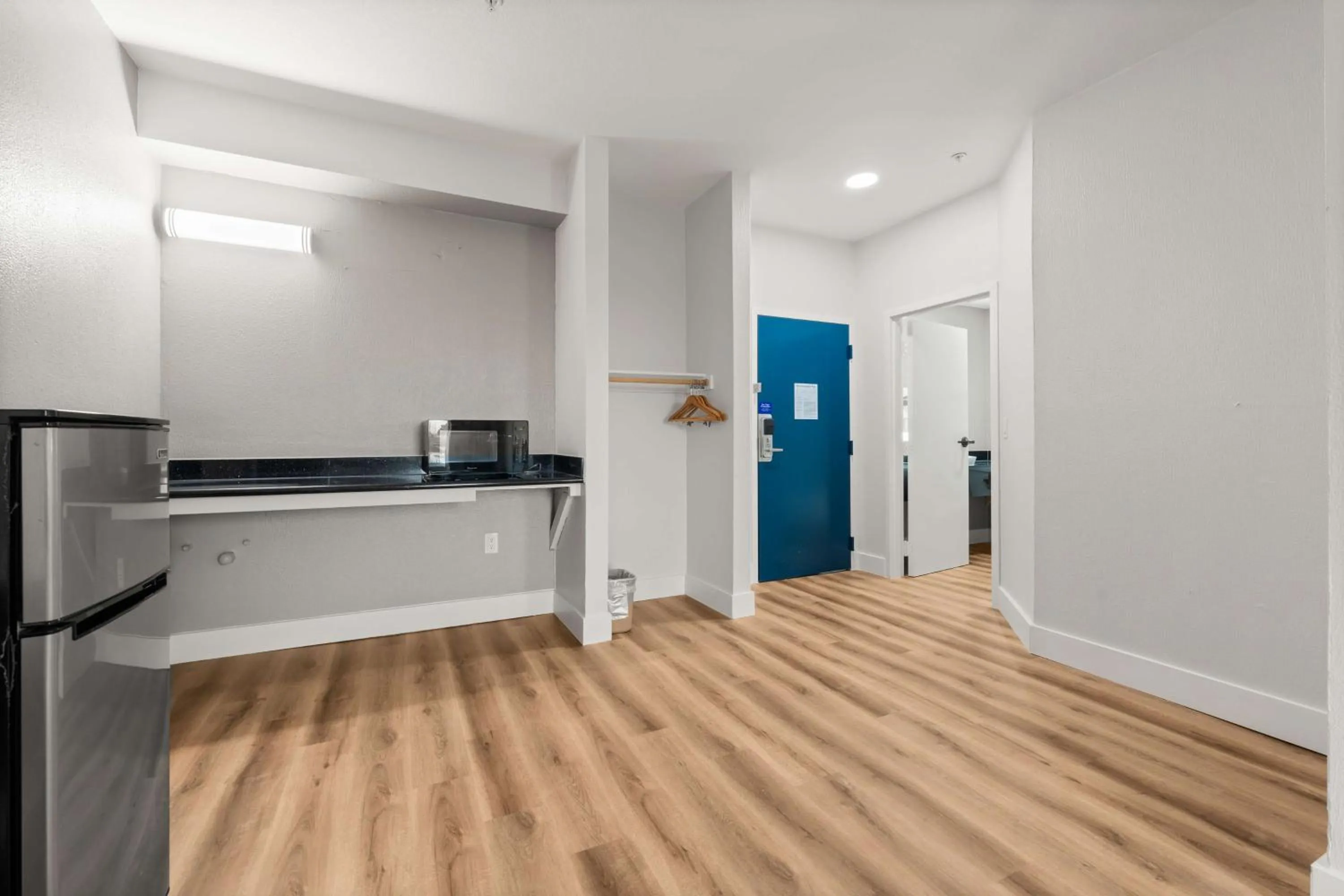 Photo of the whole room in Motel 6-Rosenberg, TX