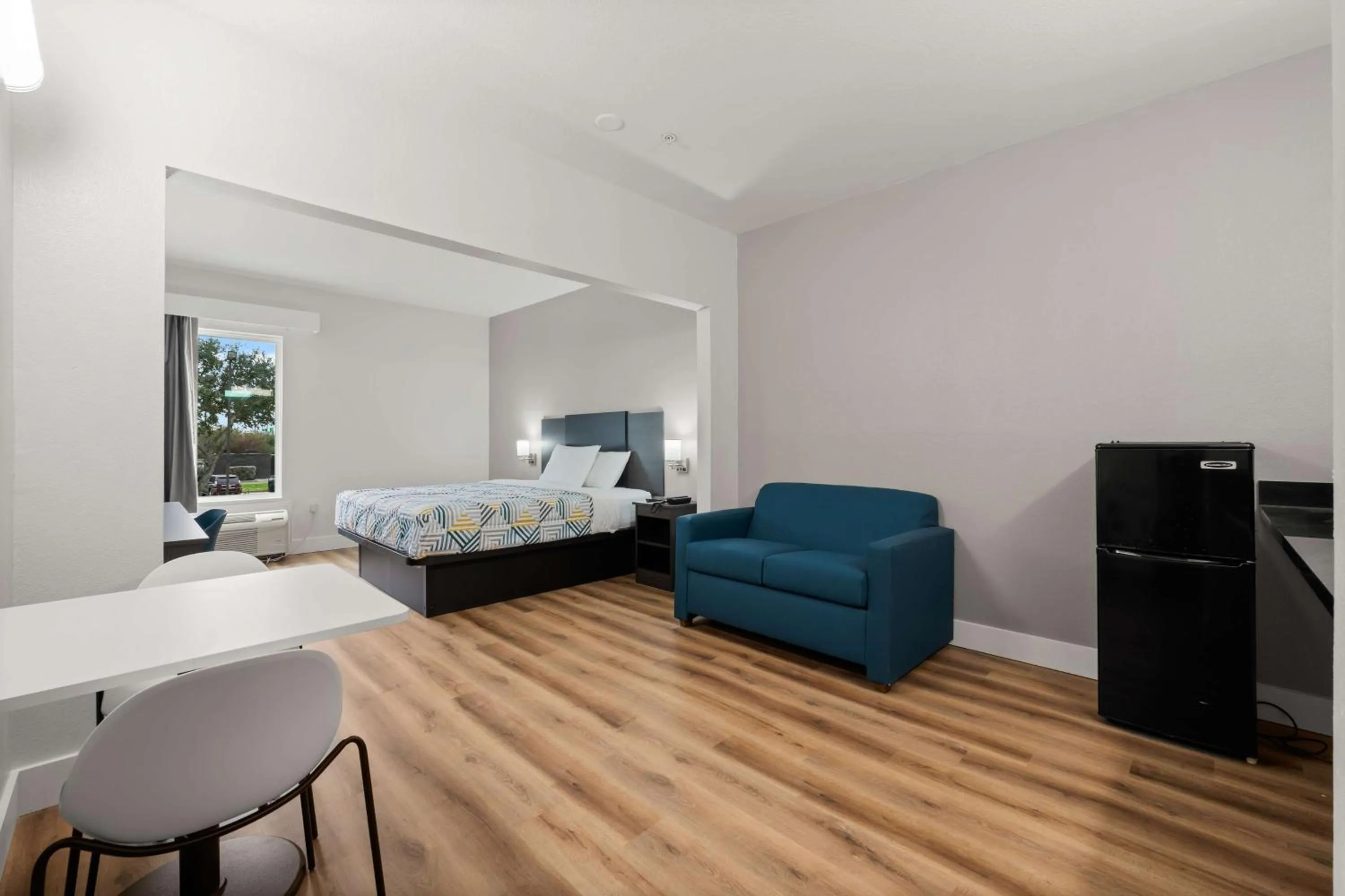 Bedroom, Bed in Motel 6-Rosenberg, TX