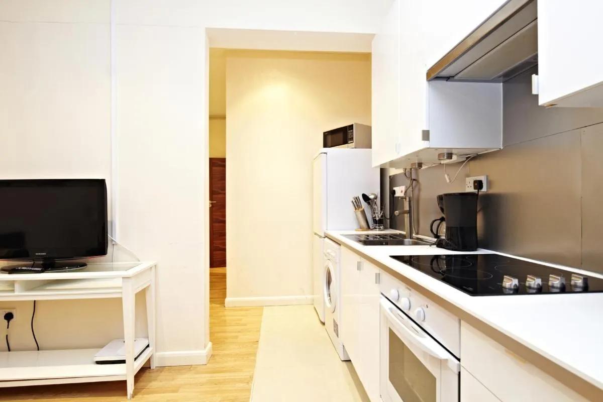 Kitchen or kitchenette in Cumberland Apartments