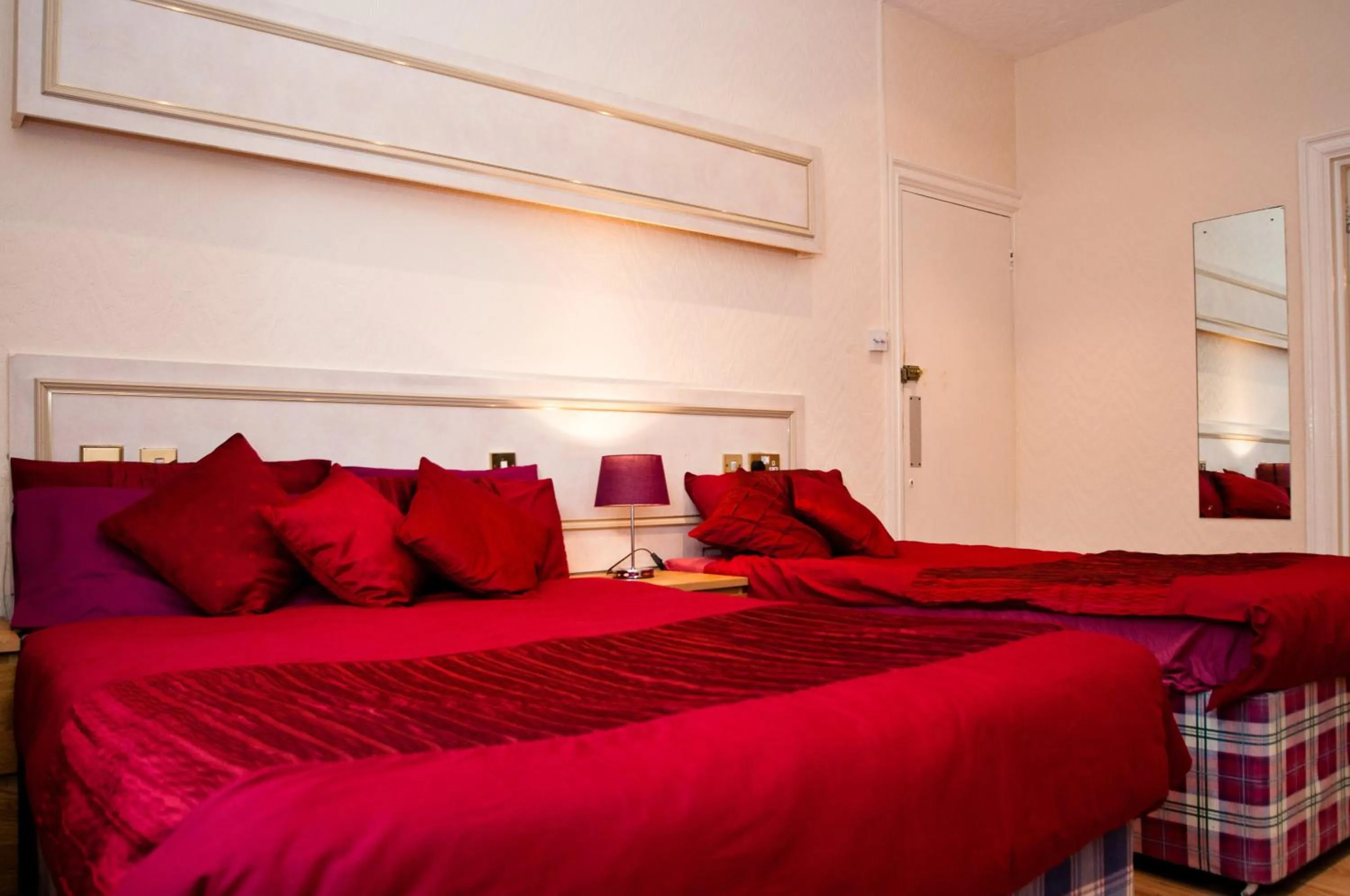 Bed in Cumberland Apartments