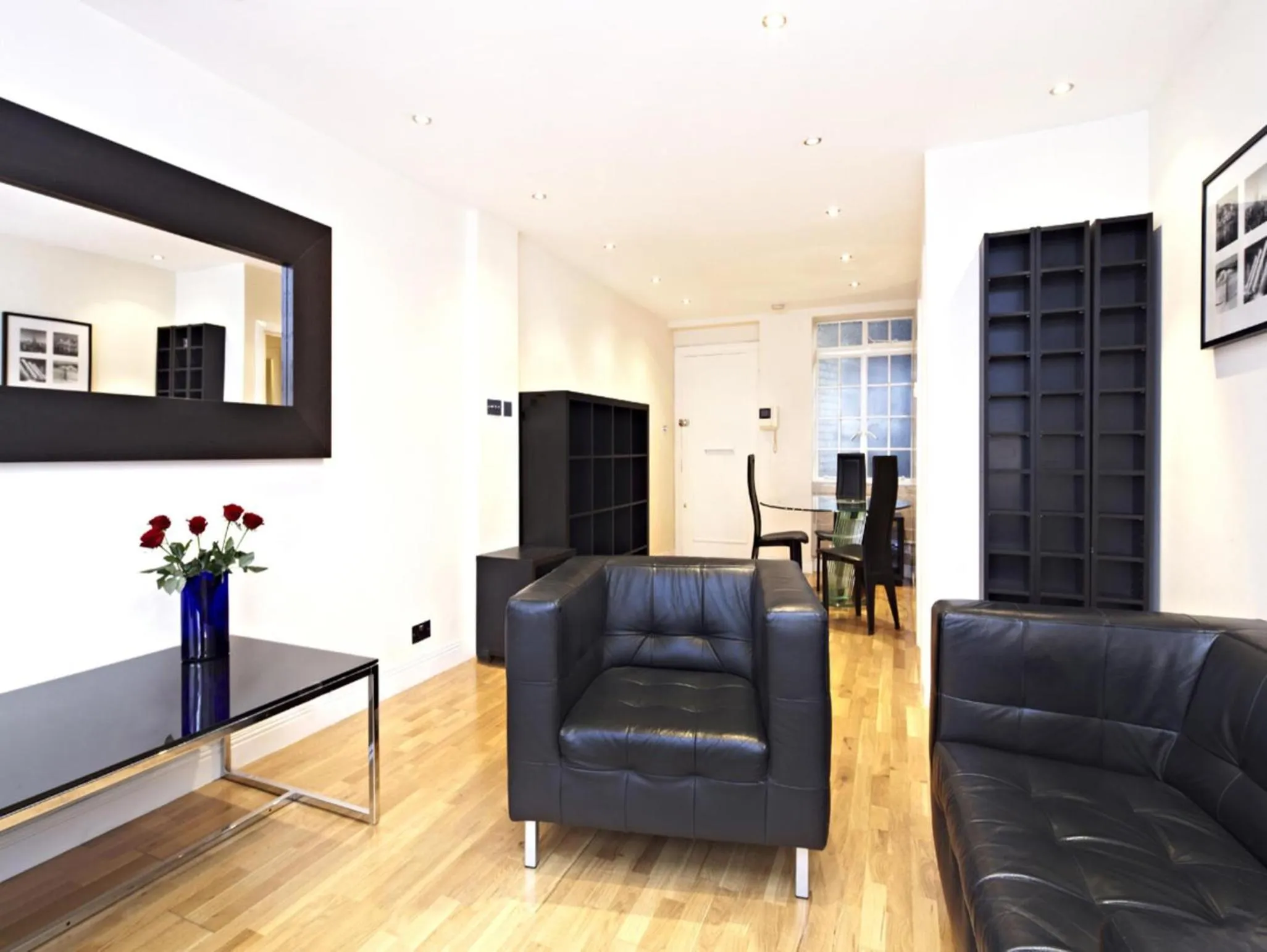 Living room in Cumberland Apartments