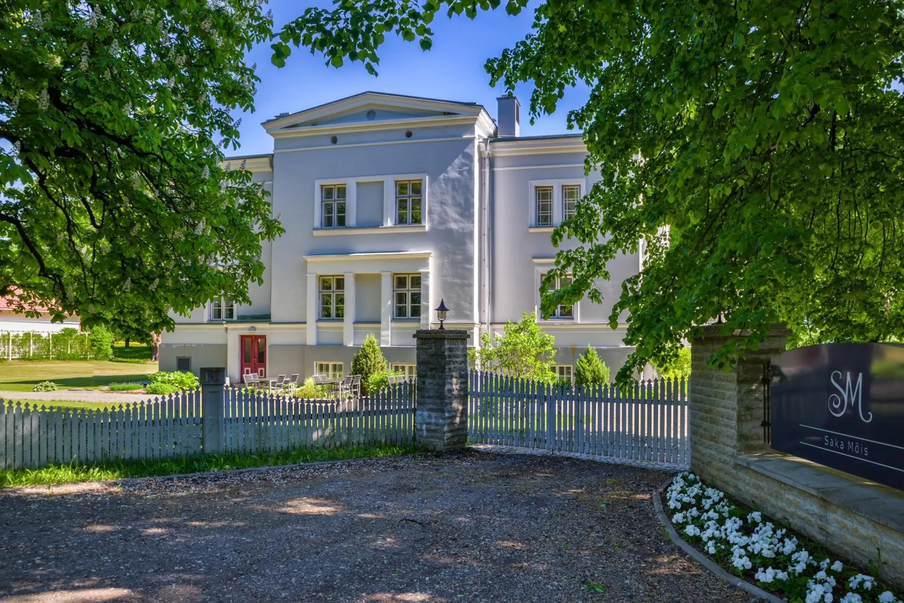 Property building in Saka Manor