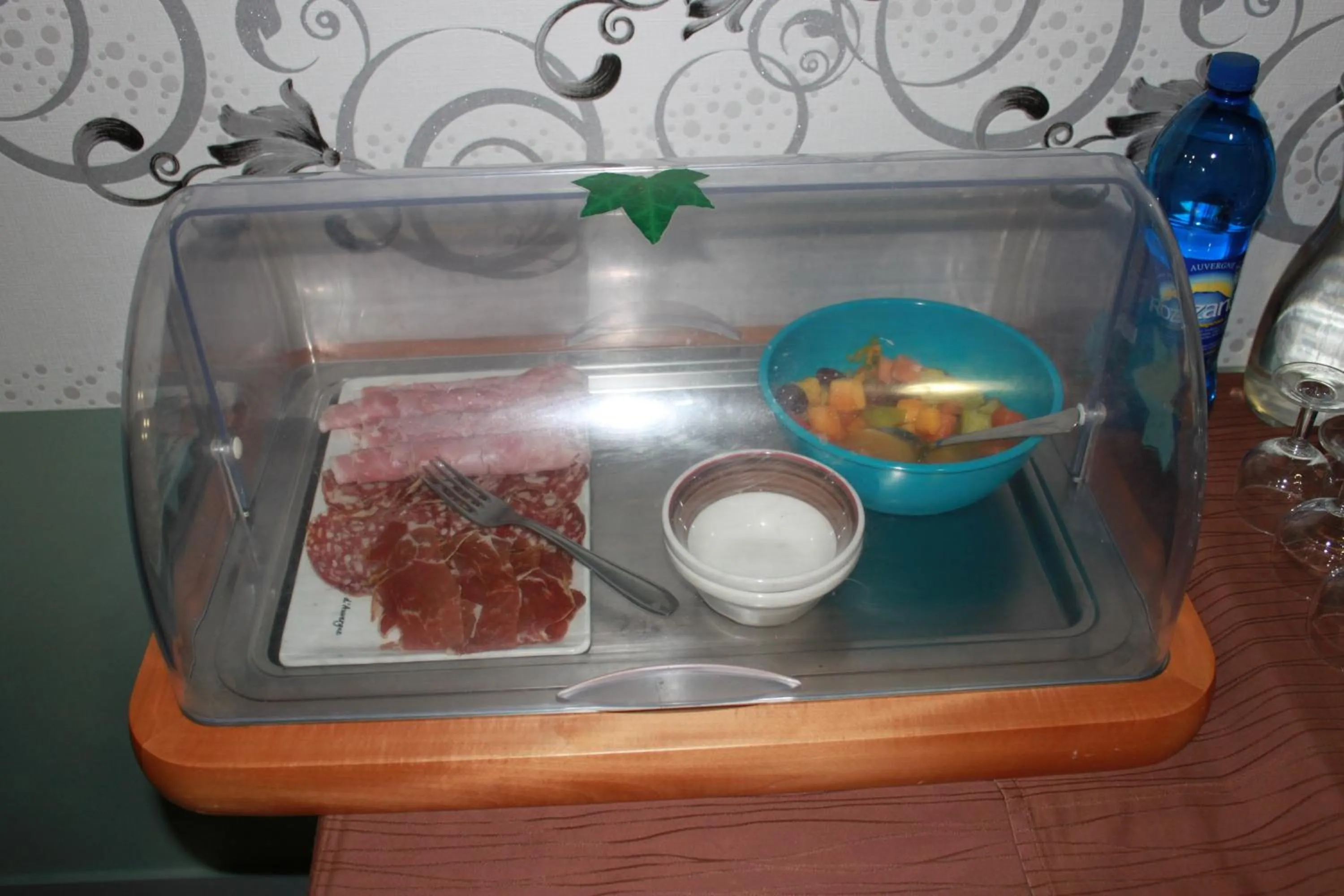 Continental breakfast in Logis Hôtel Restaurant de la Dore