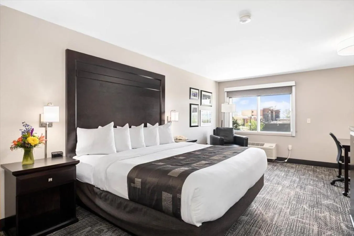 Bed in Kelly Inn Billings