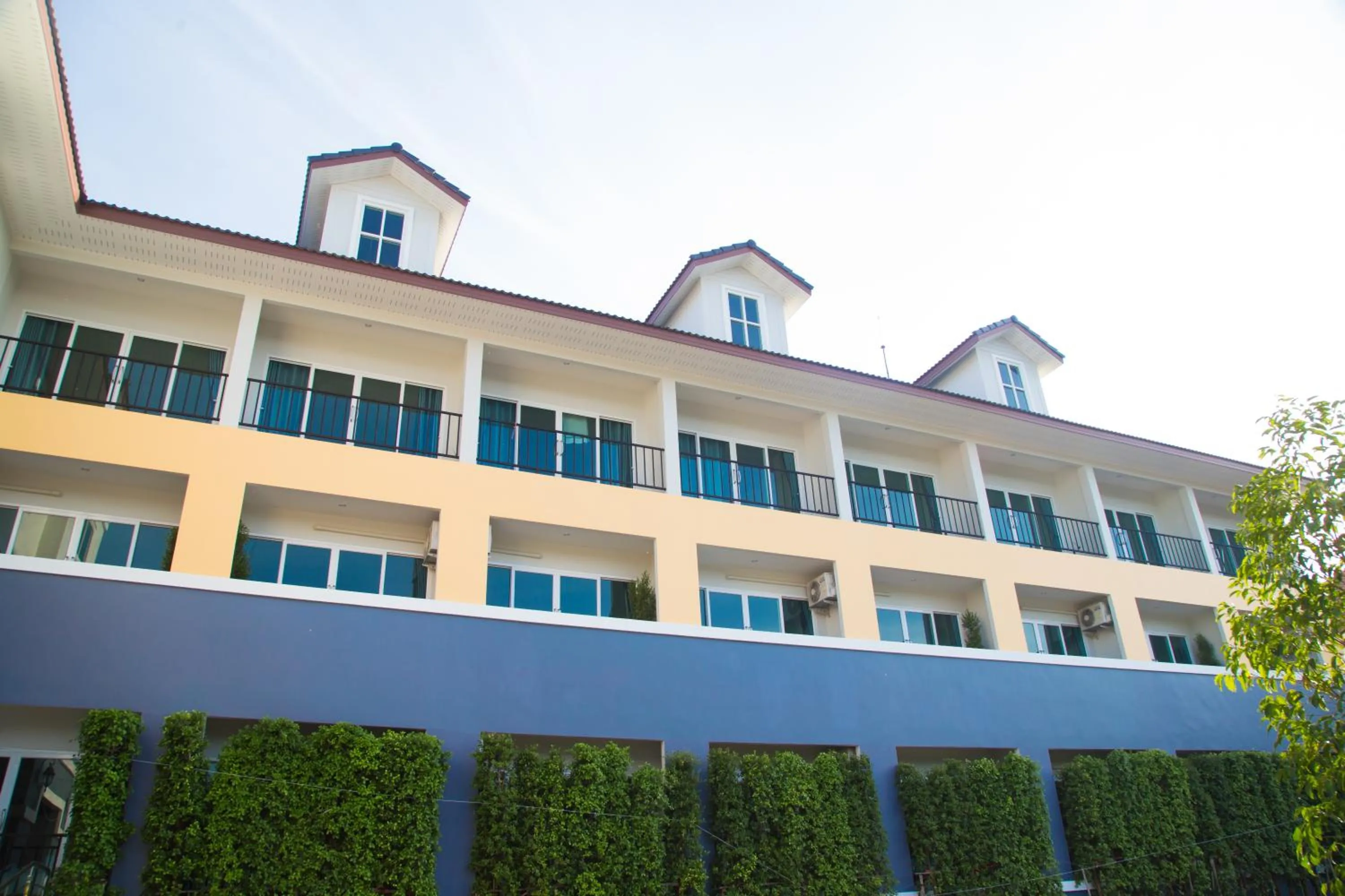 Property building in Sirin Boutique