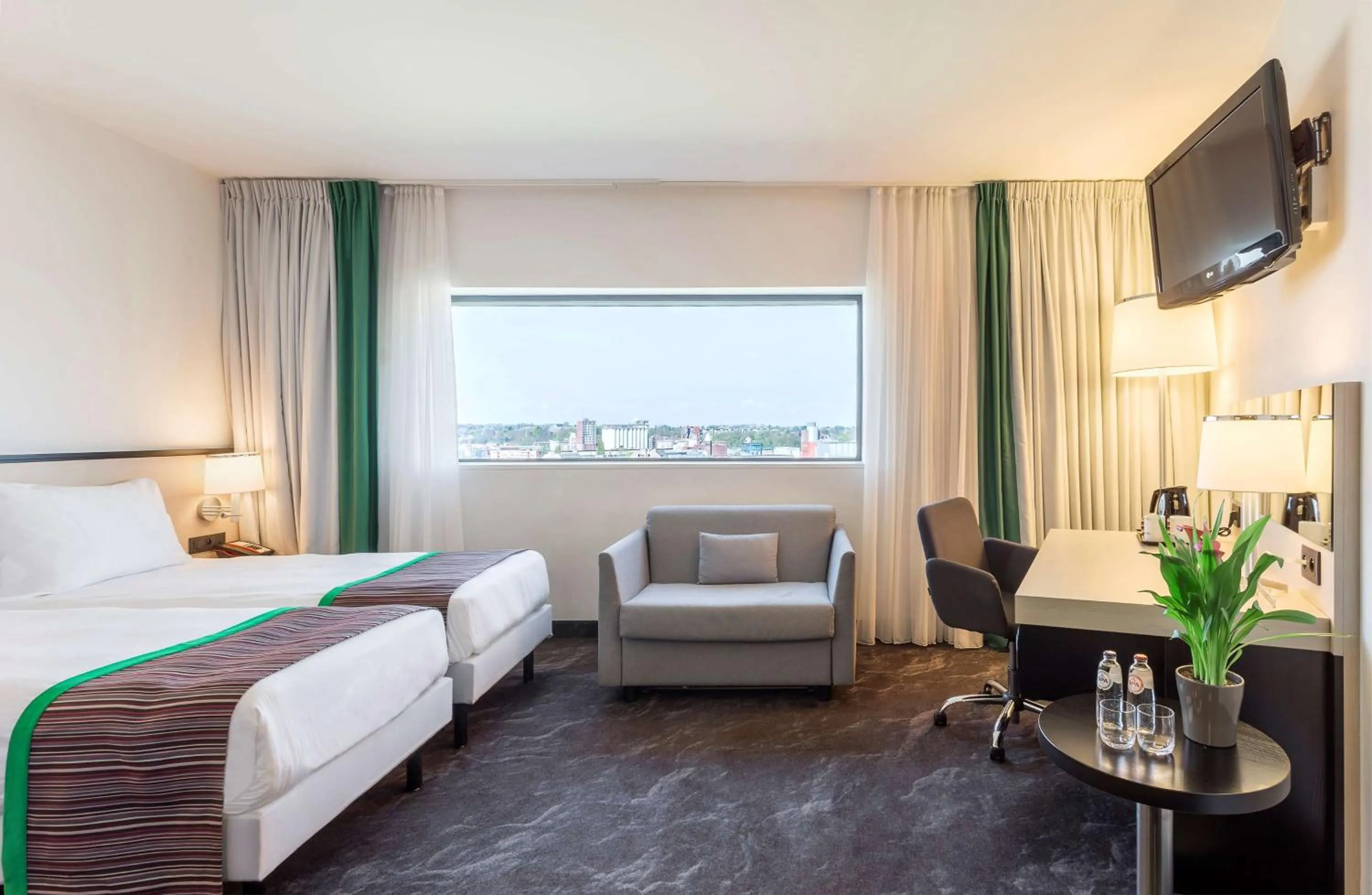 Photo of the whole room, Bed in Park Inn by Radisson Leuven