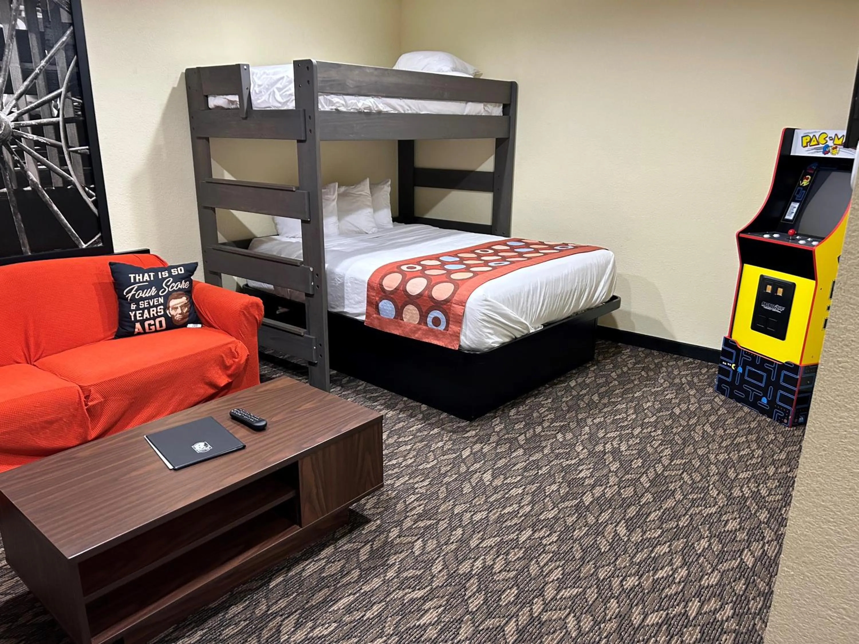 bunk bed, Bed in Super 8 by Wyndham Gettysburg