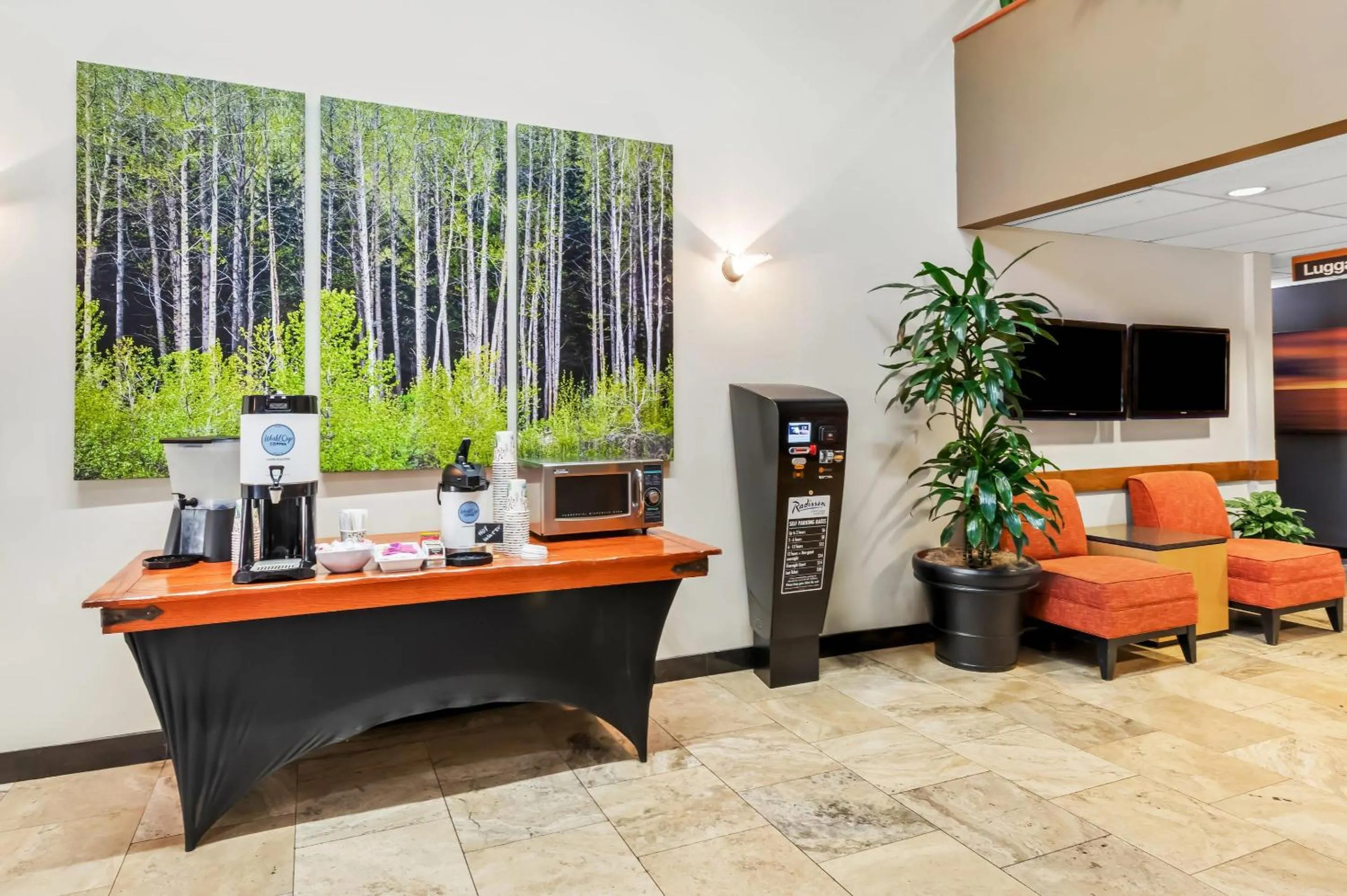 Breakfast in Radisson Hotel Portland Airport