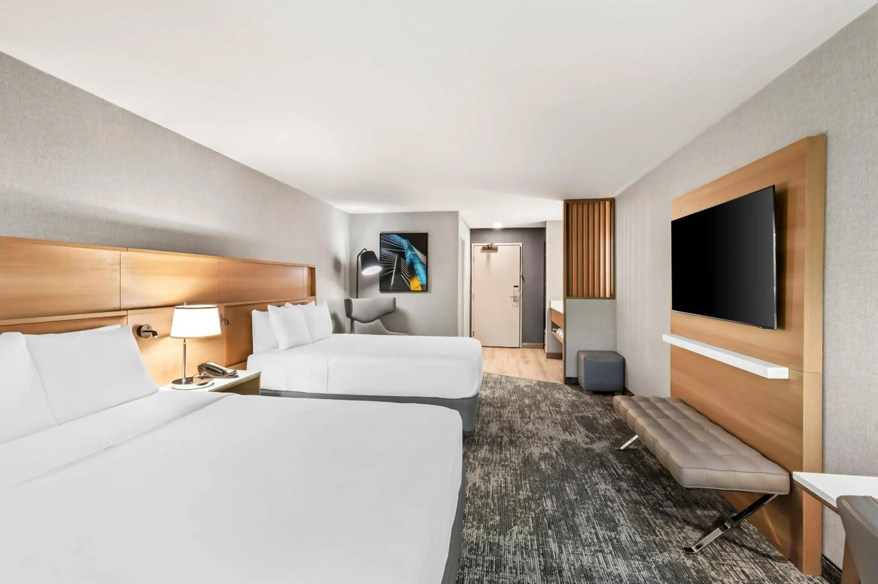 Bedroom, Bed in Radisson Hotel Portland Airport