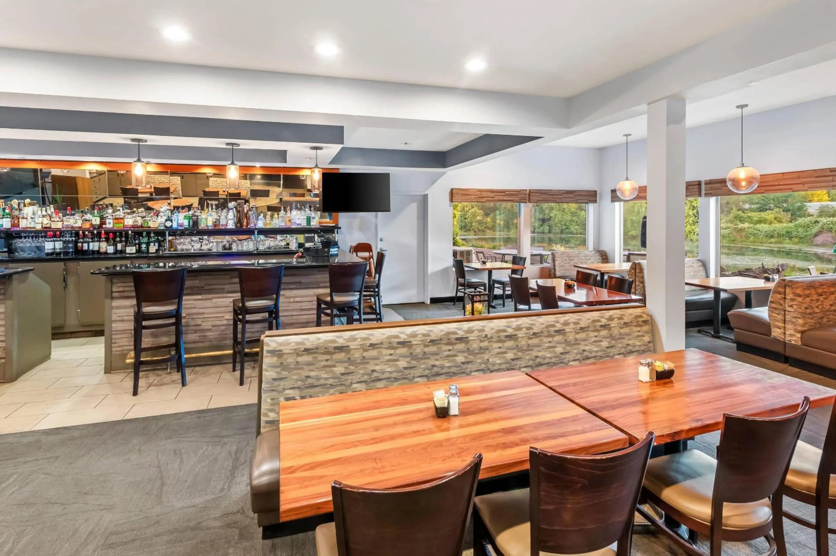 Breakfast in Radisson Hotel Portland Airport