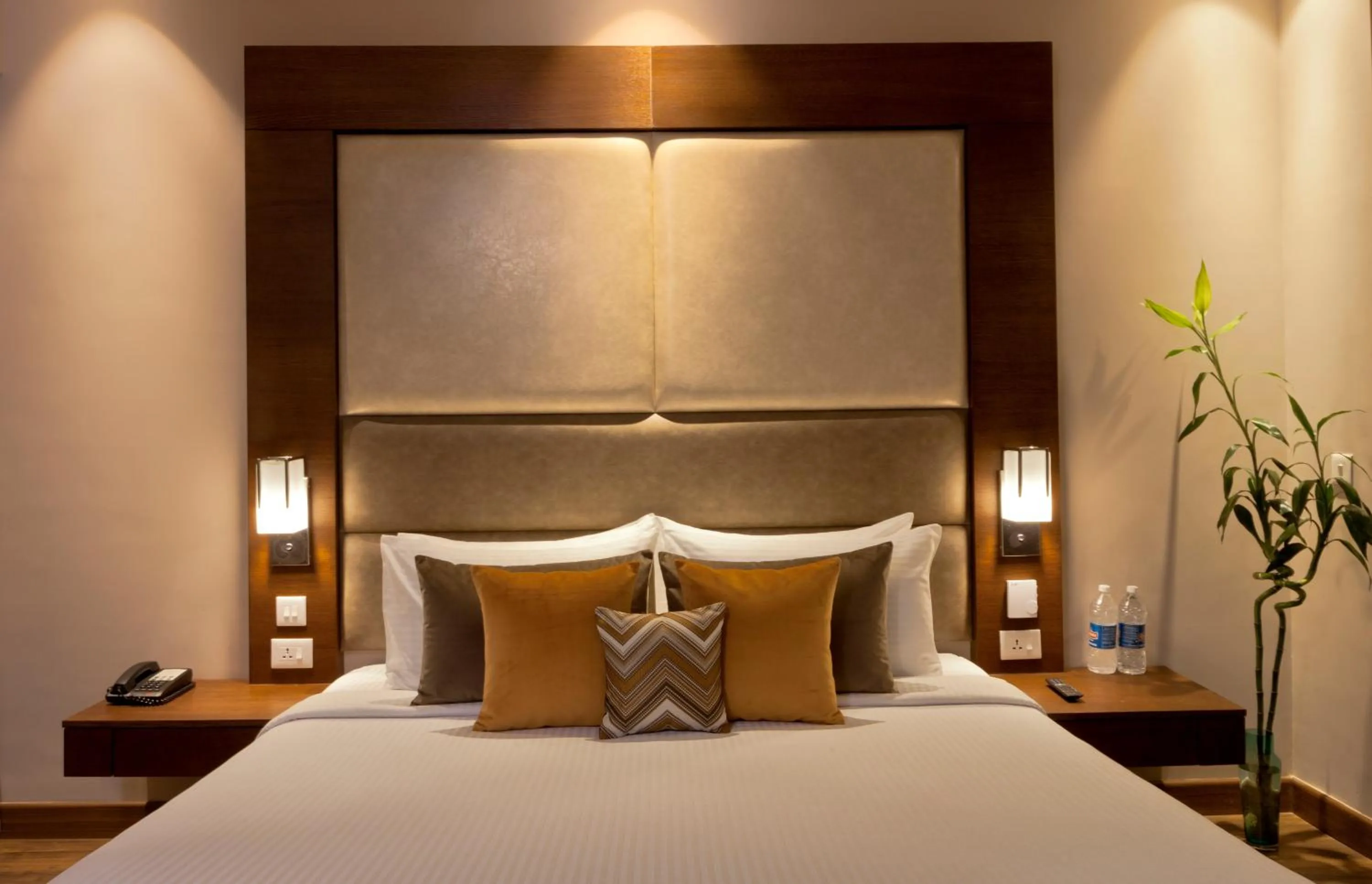 Bedroom, Bed in Lemon Tree Hotel, Sector 68, Sohna Road, Gurugram