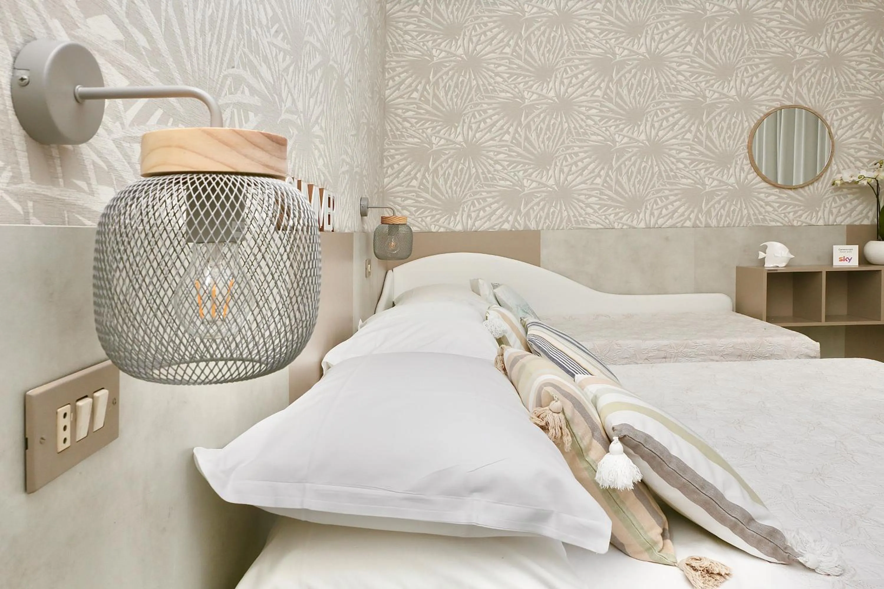 Bed in Hotel Flora