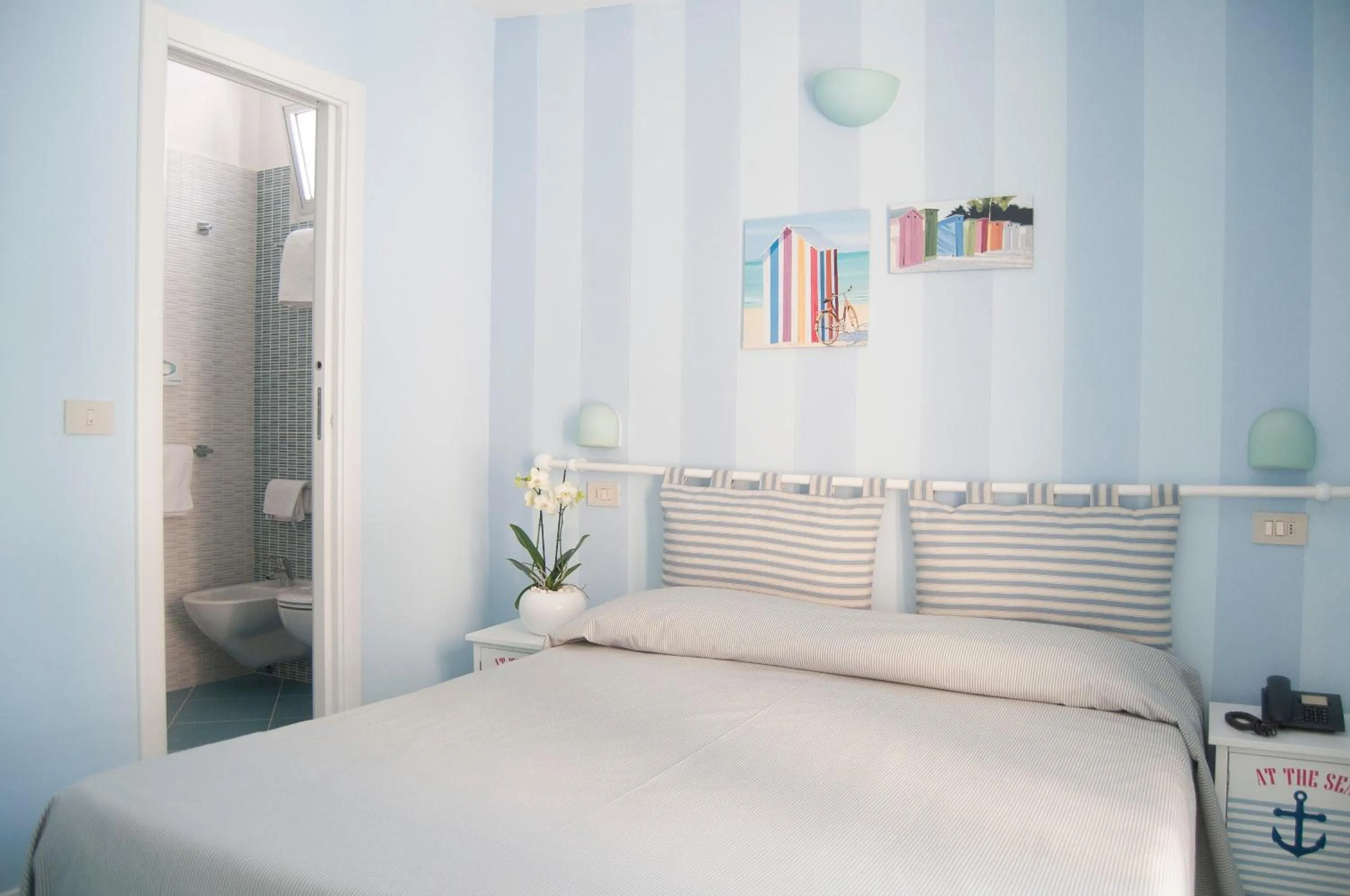 Photo of the whole room, Bed in Hotel Flora