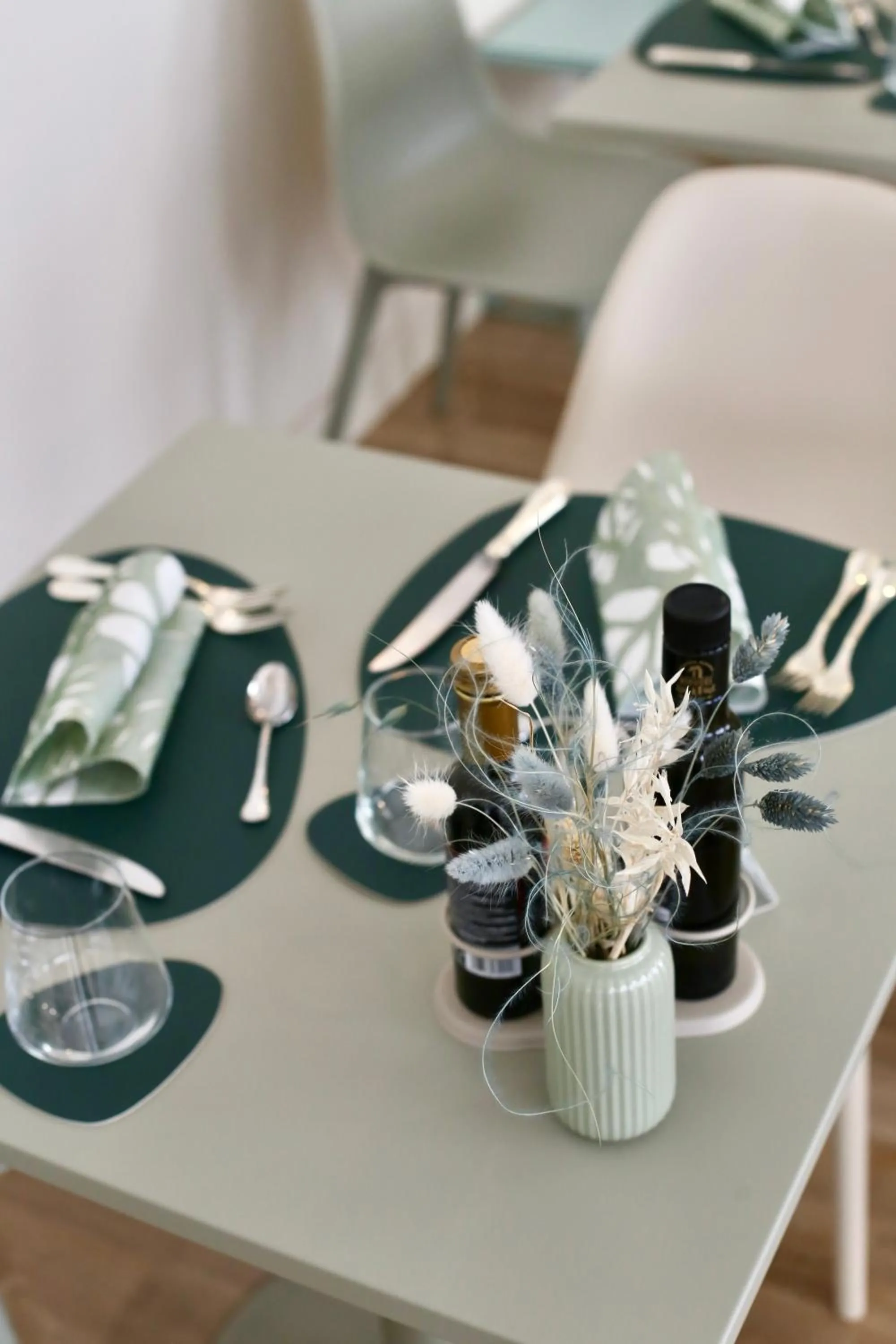 Restaurant/places to eat in Hotel Flora