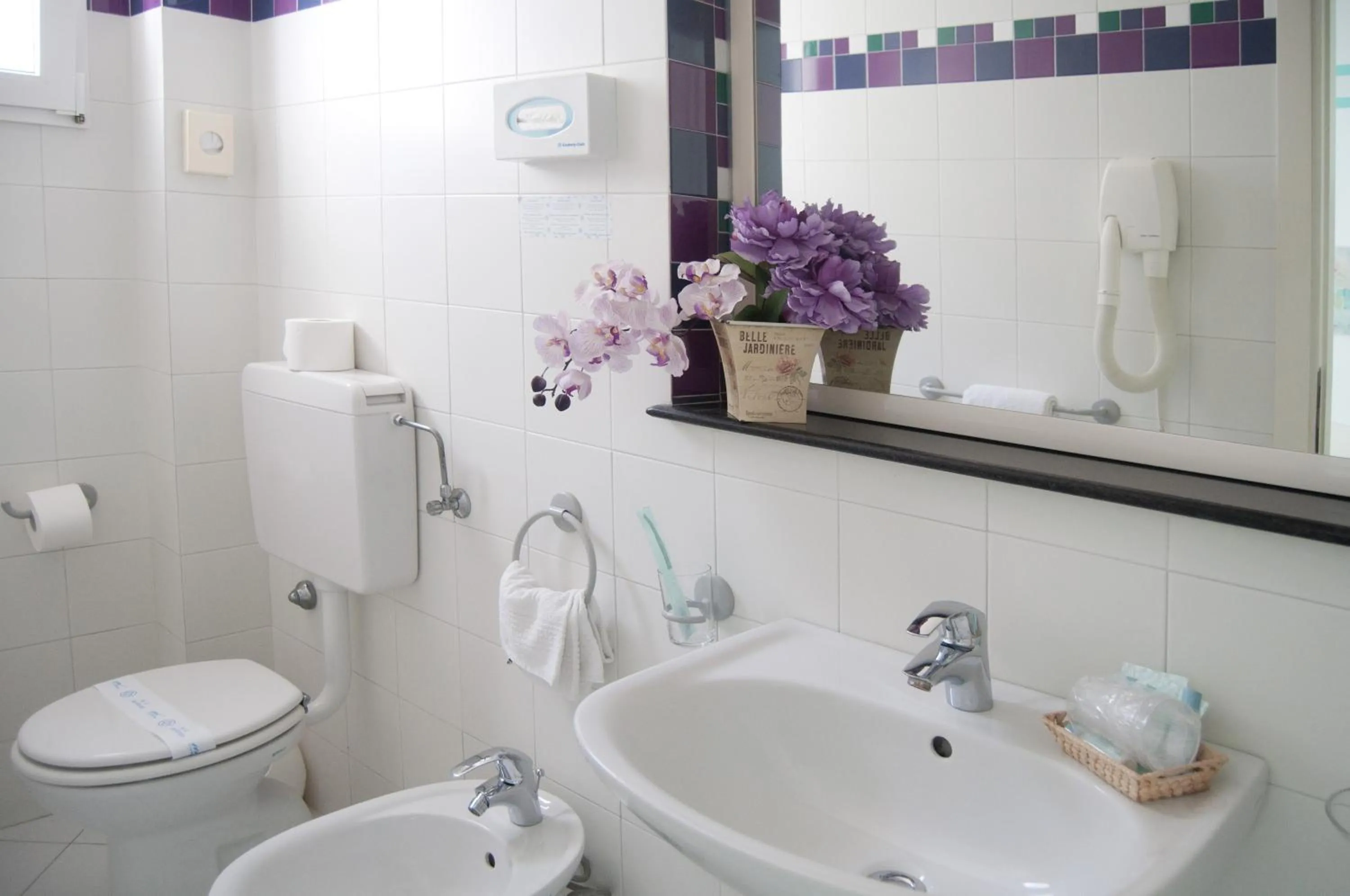 Bathroom in Hotel Flora