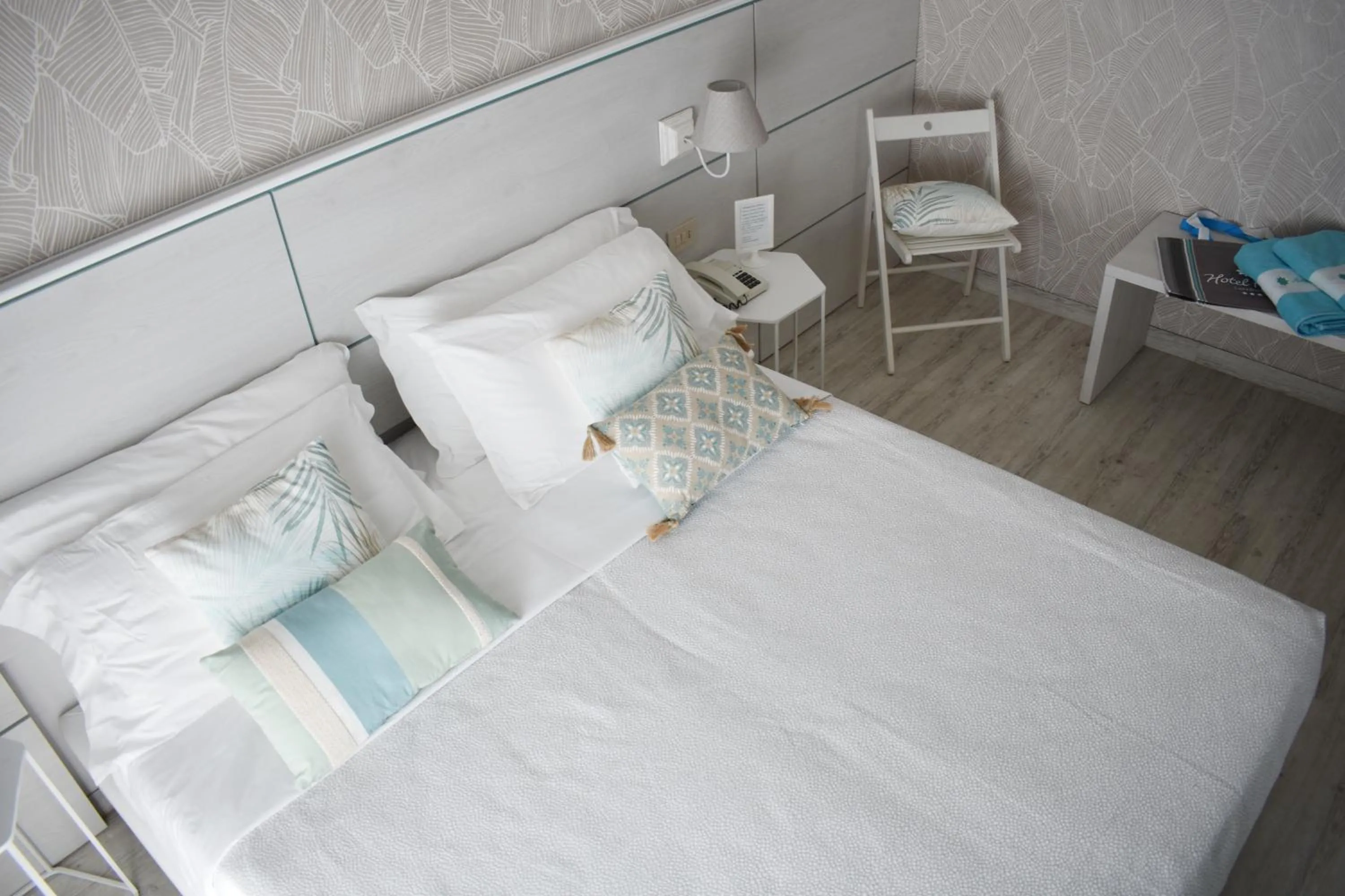 Bed in Hotel Flora