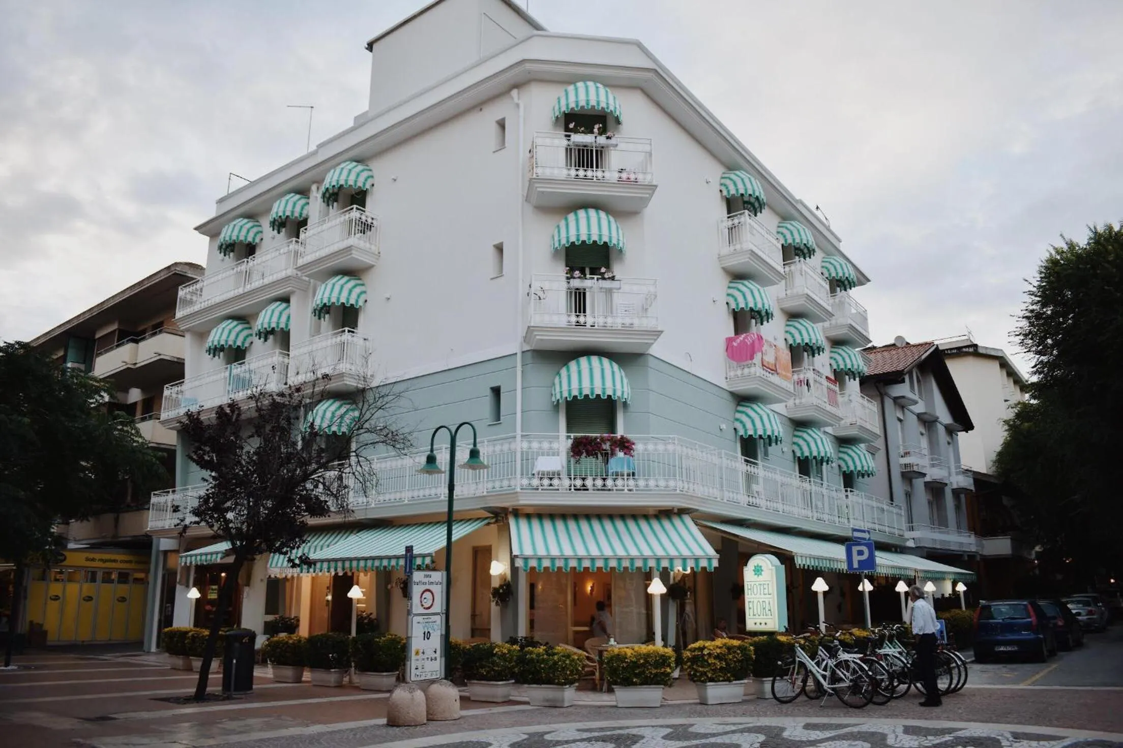Facade/entrance in Hotel Flora