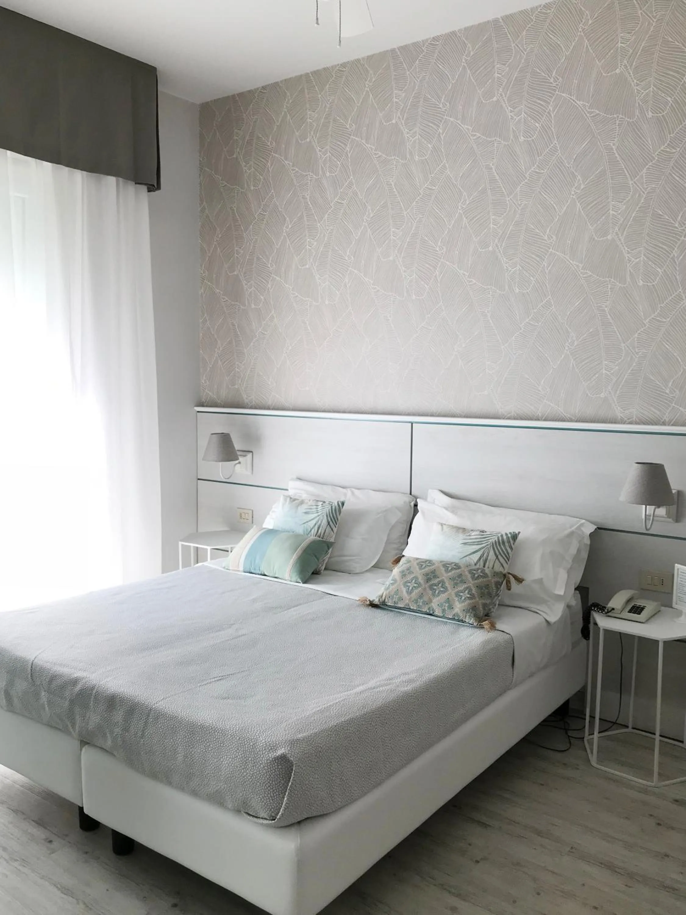 Photo of the whole room, Bed in Hotel Flora
