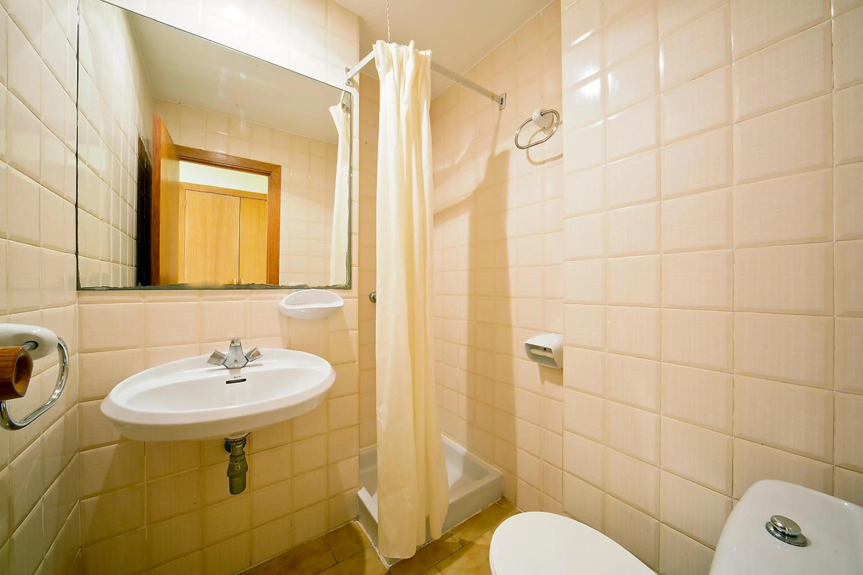 Toilet in Bali Orangecosta
