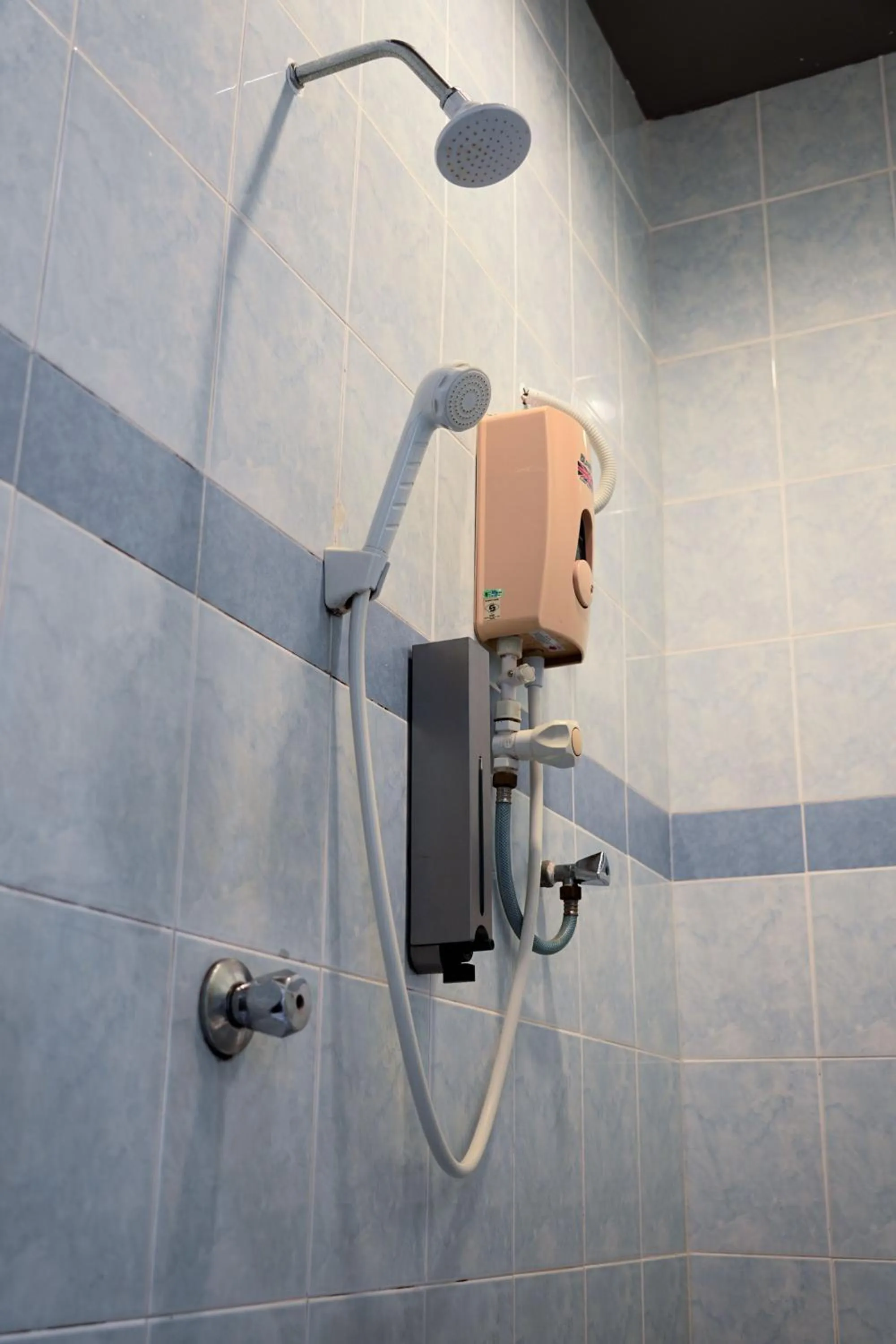 Shower in T Hotel Anggerik