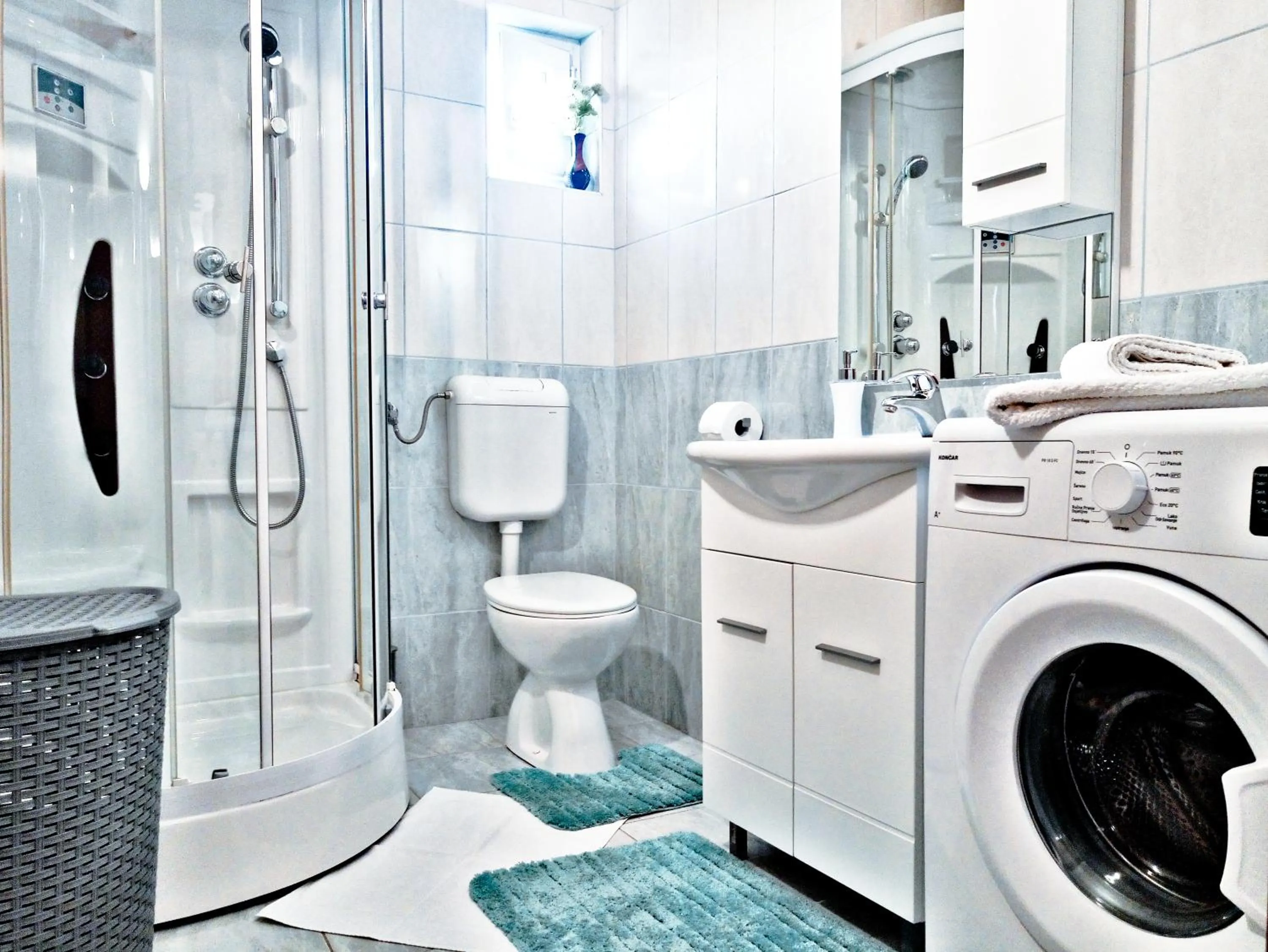 Adria Apartments and Rooms