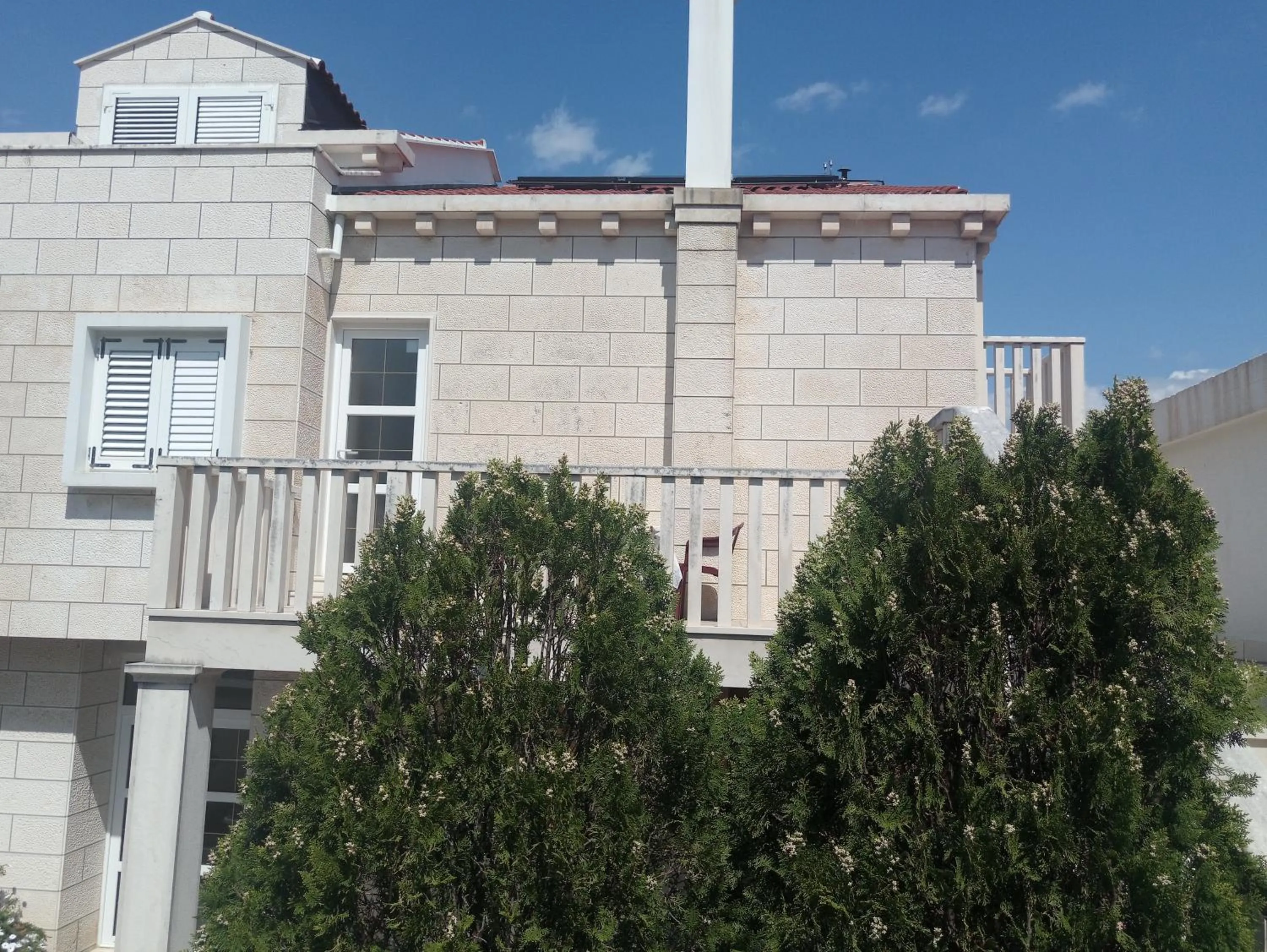 Property building in Adria Apartments and Rooms