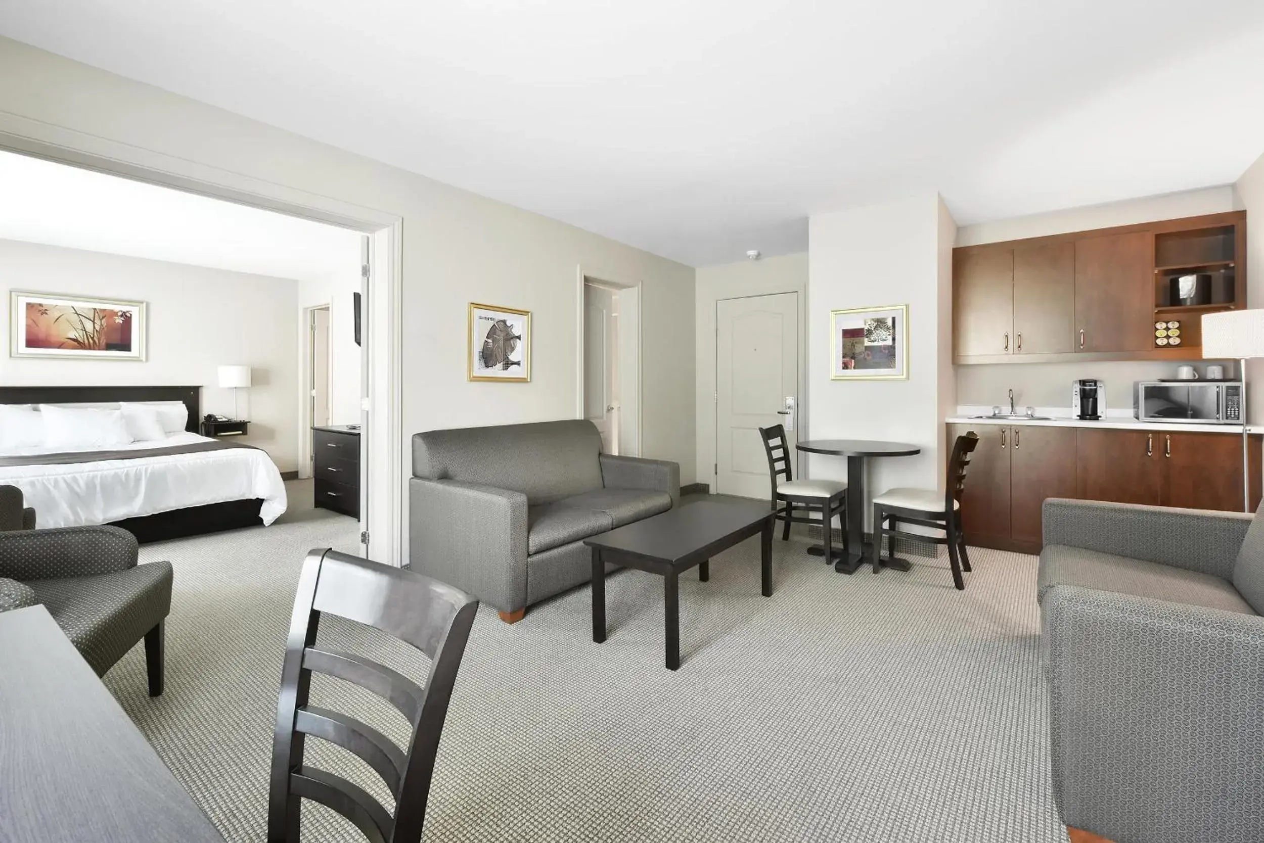 Executive Suite with Balcony in Hotel Le Versailles Executive Suite with Balcony in Hotel Le Versailles