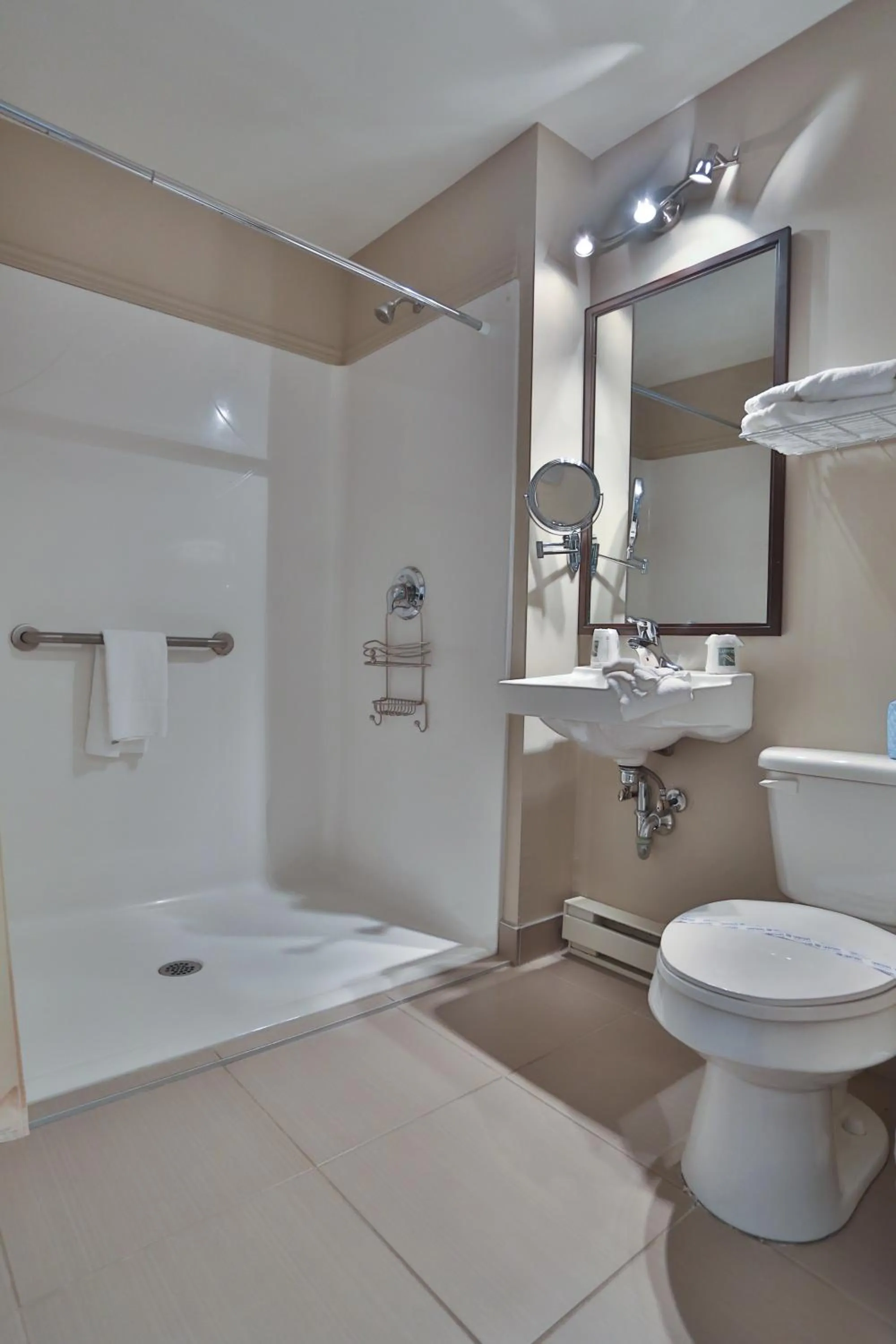 Bathroom in Hotel Le Versailles