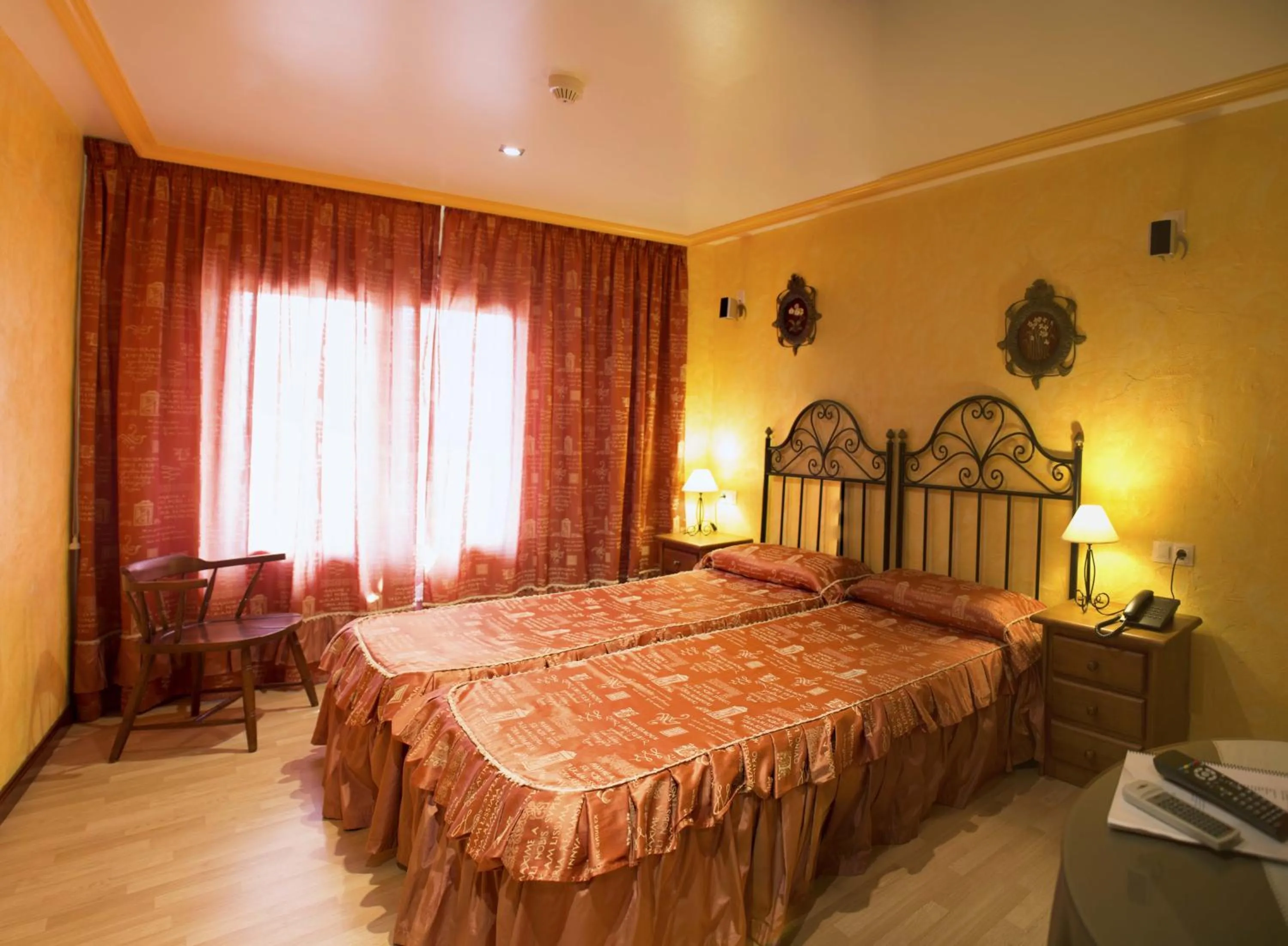 Balcony/Terrace, Bed in Hotel A. G. Porcillan