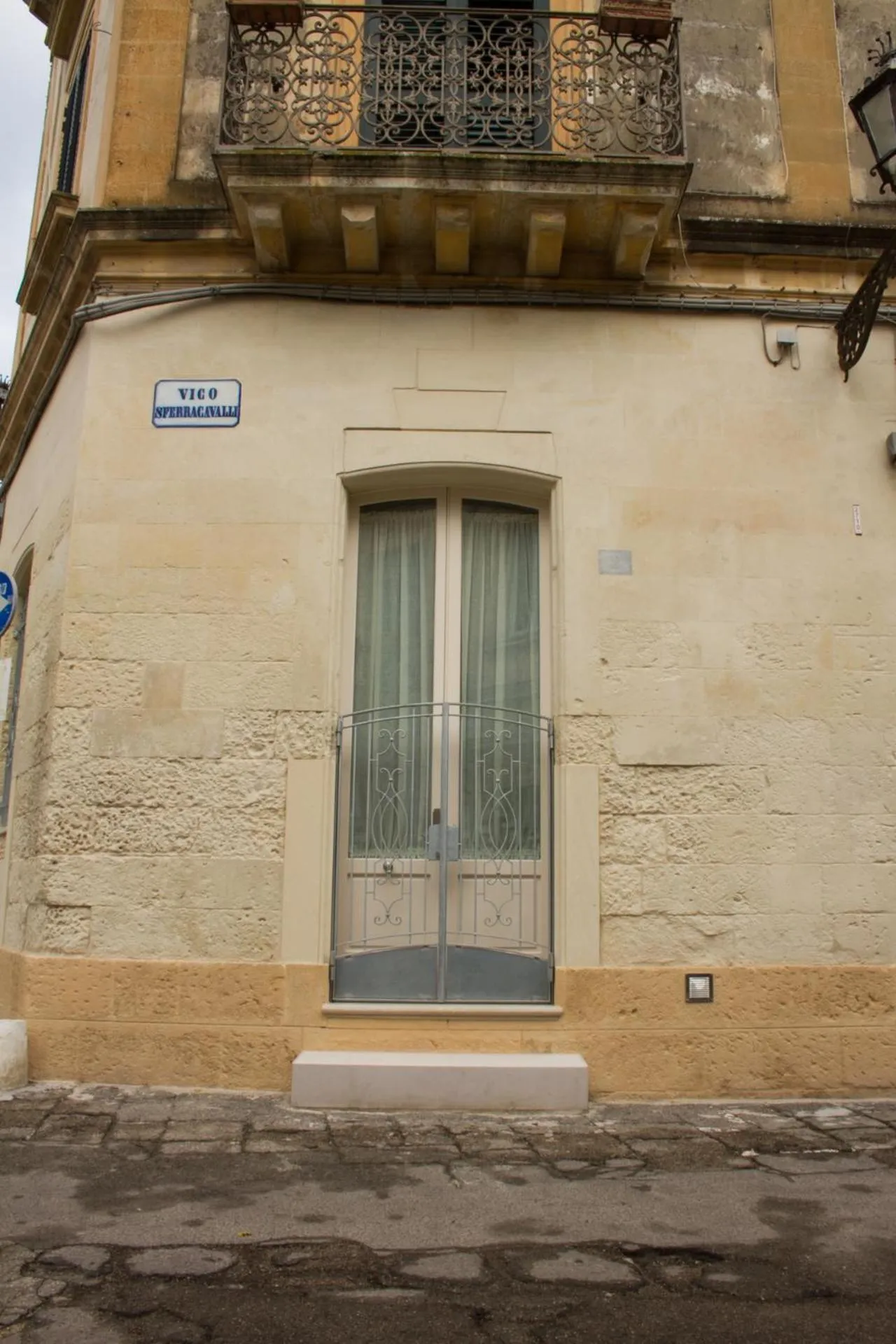 Facade/entrance in Vico sferracavalli