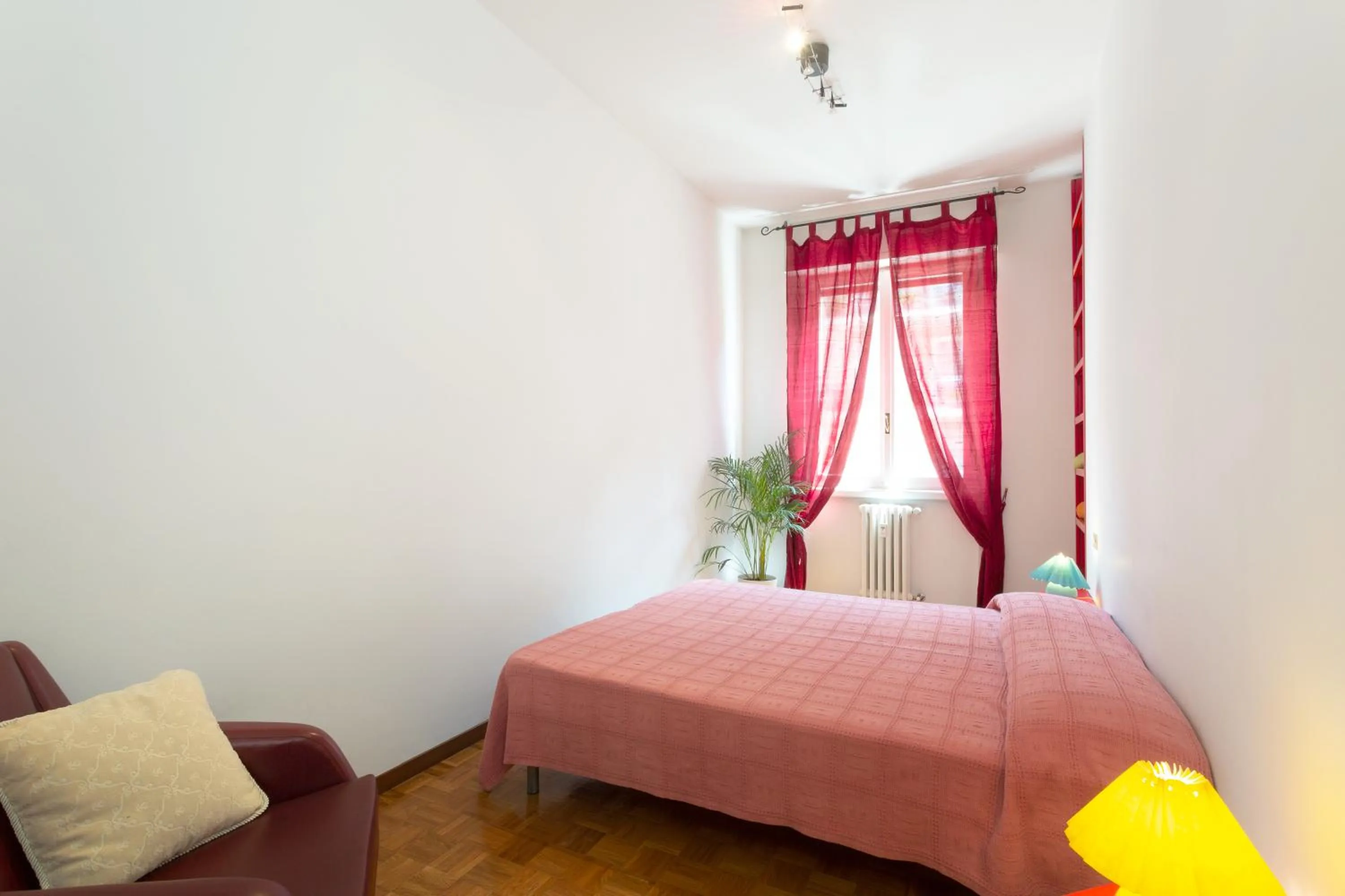 Bed in La Castellana