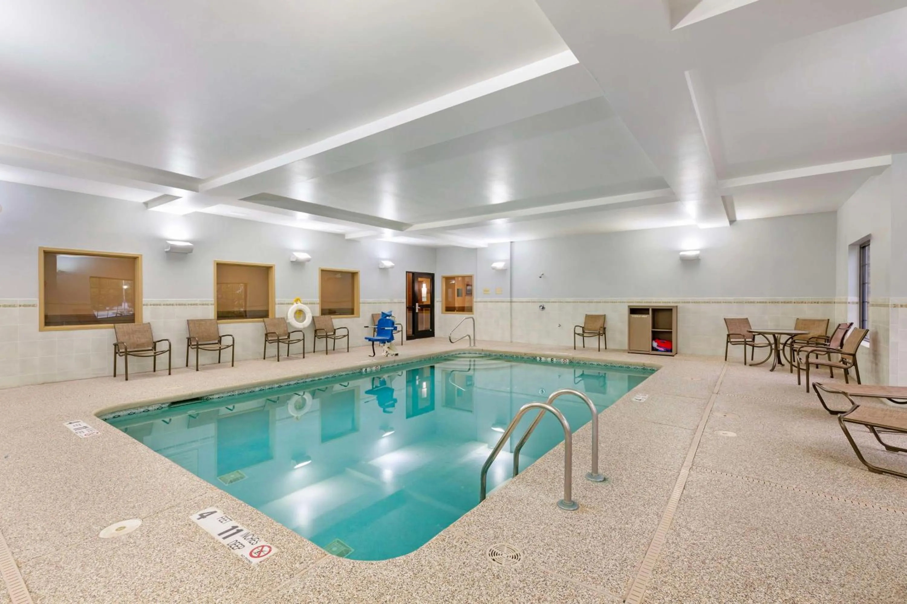 Pool view in Best Western PLUS Victor Inn & Suites