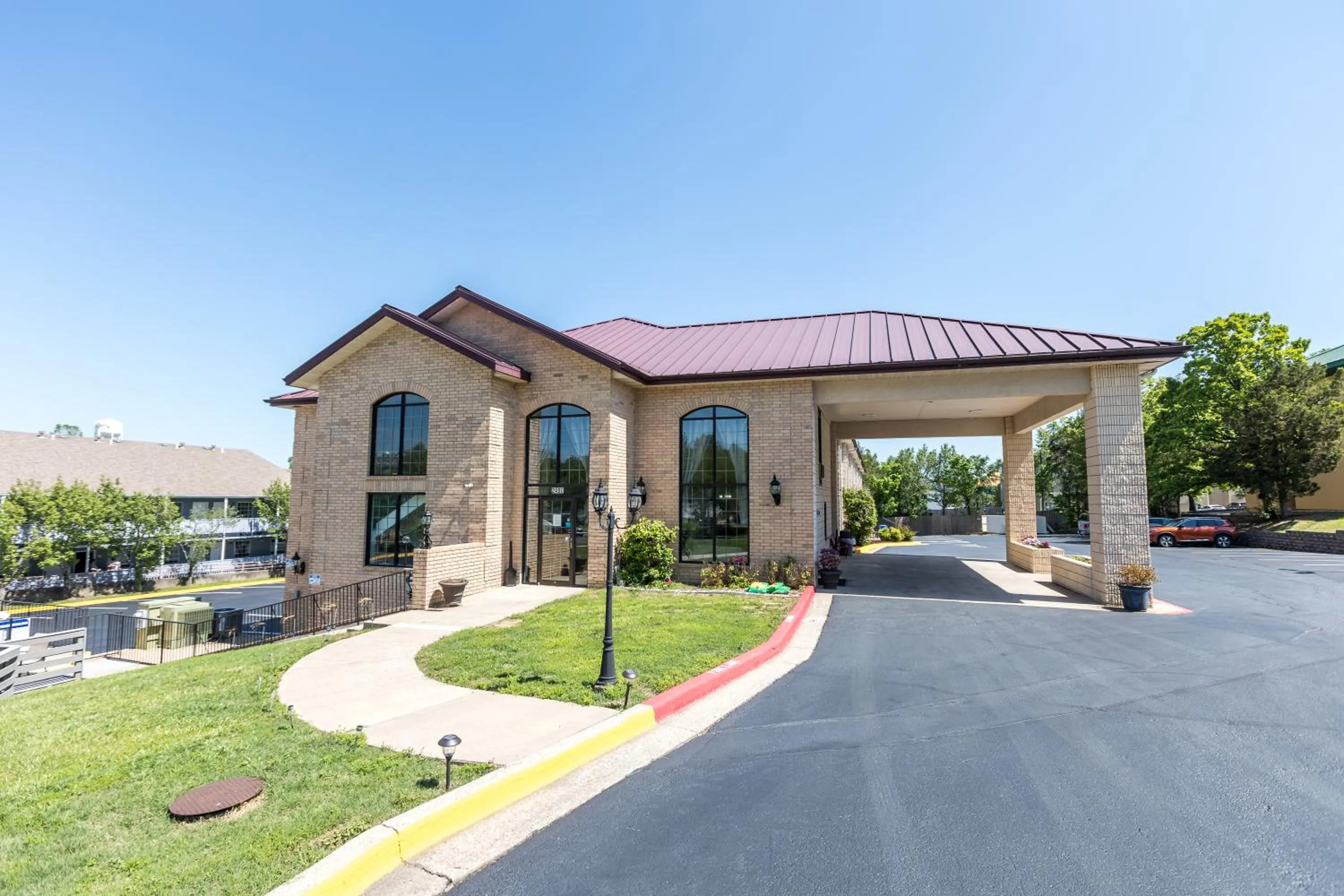 Property building in Super 8 by Wyndham Branson By Andy Williams Theatre