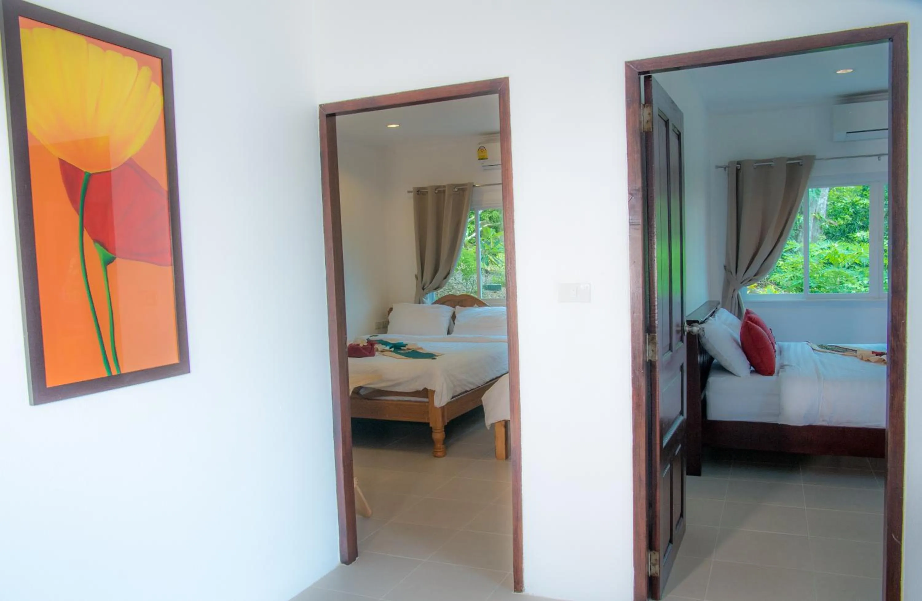 Bedroom, Bed in White Flower Lanta