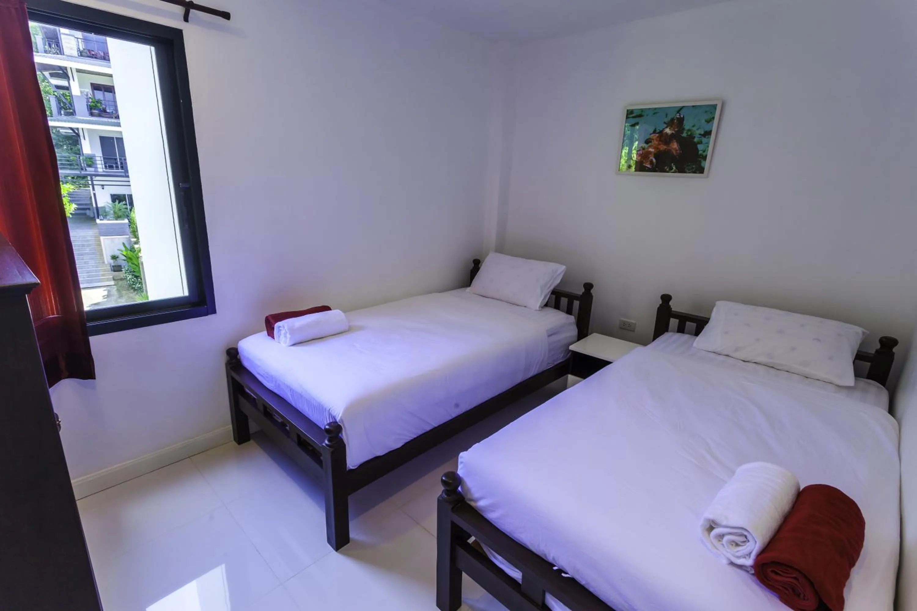 Bed in White Flower Lanta