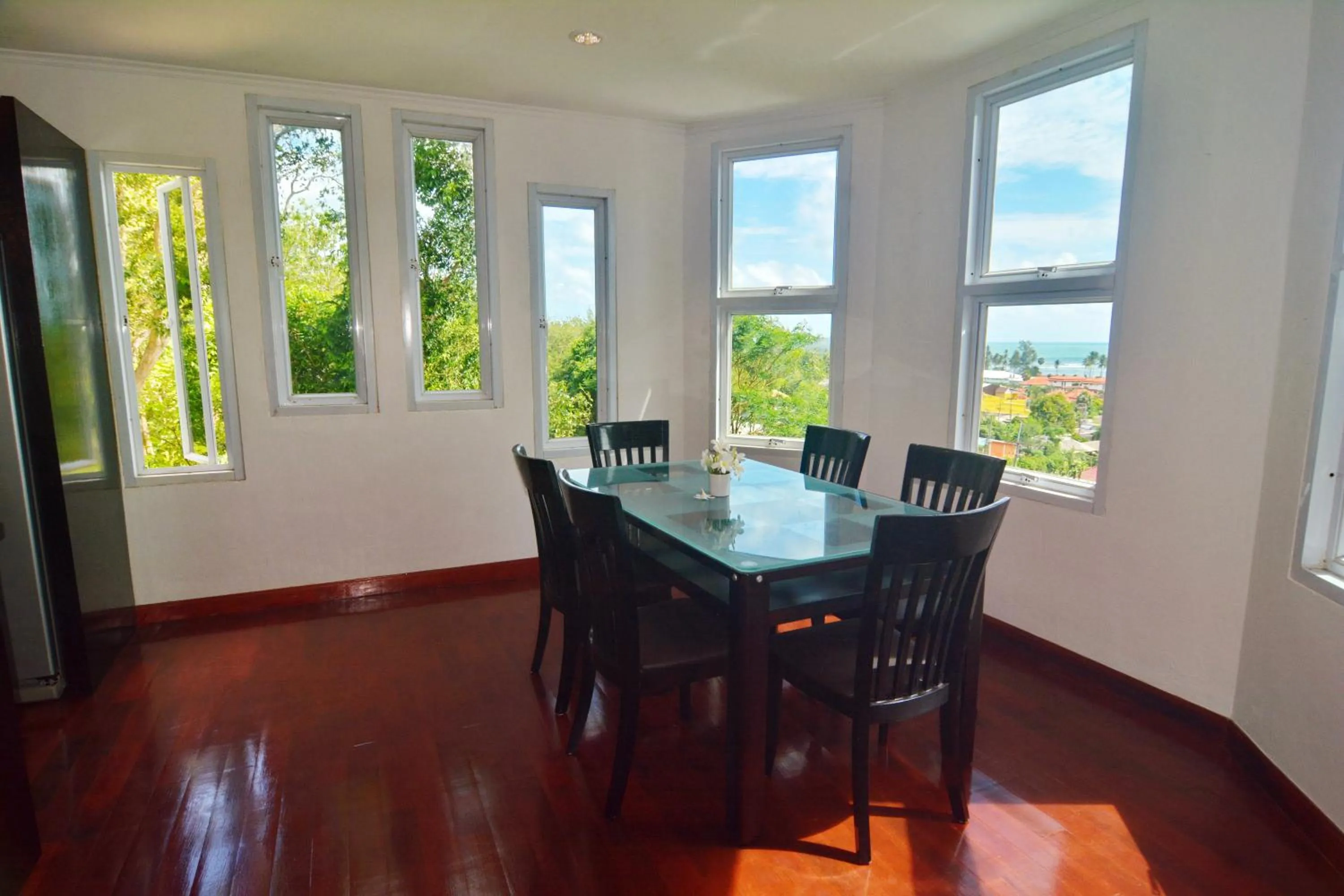 Kitchen or kitchenette in White Flower Lanta